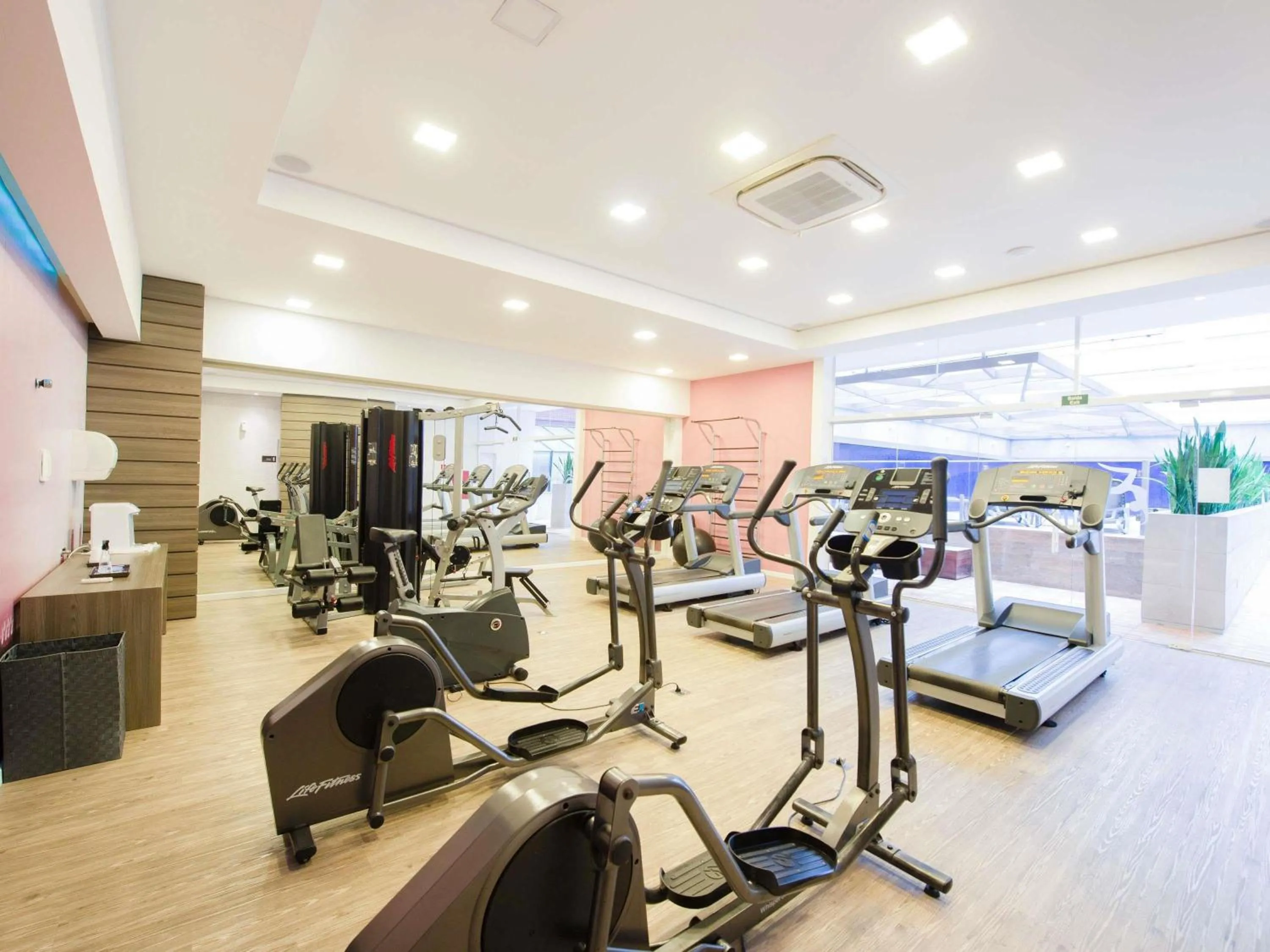 Fitness centre/facilities in Mercure Curitiba Batel
