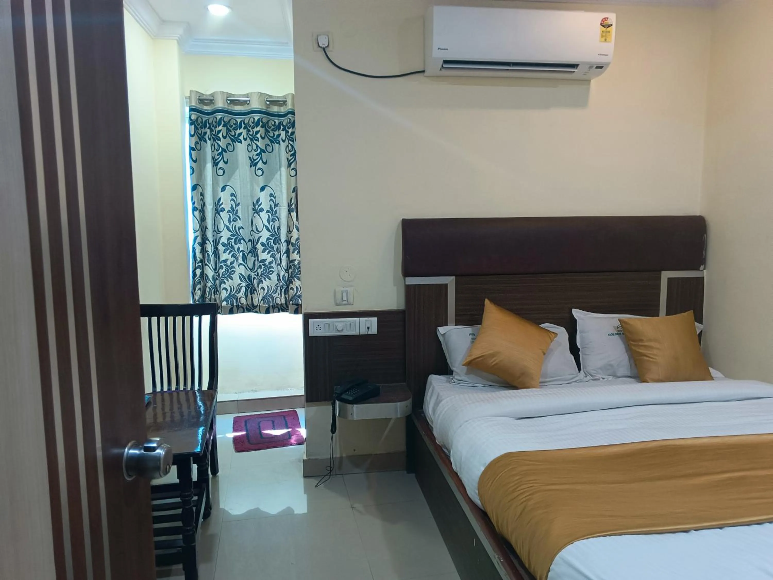 Bed in Hotel golden meridian