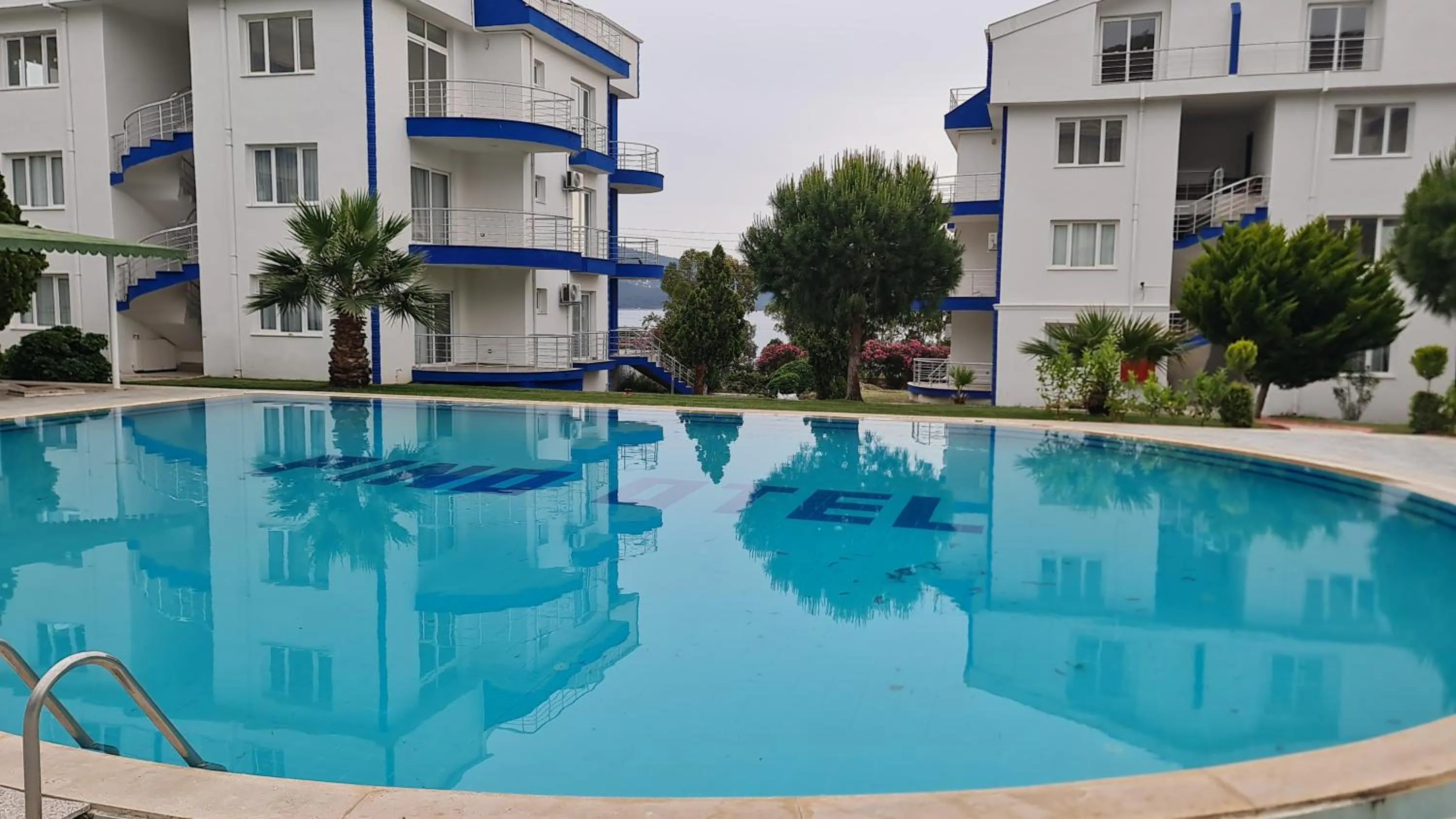 Swimming pool in White Bay Resort