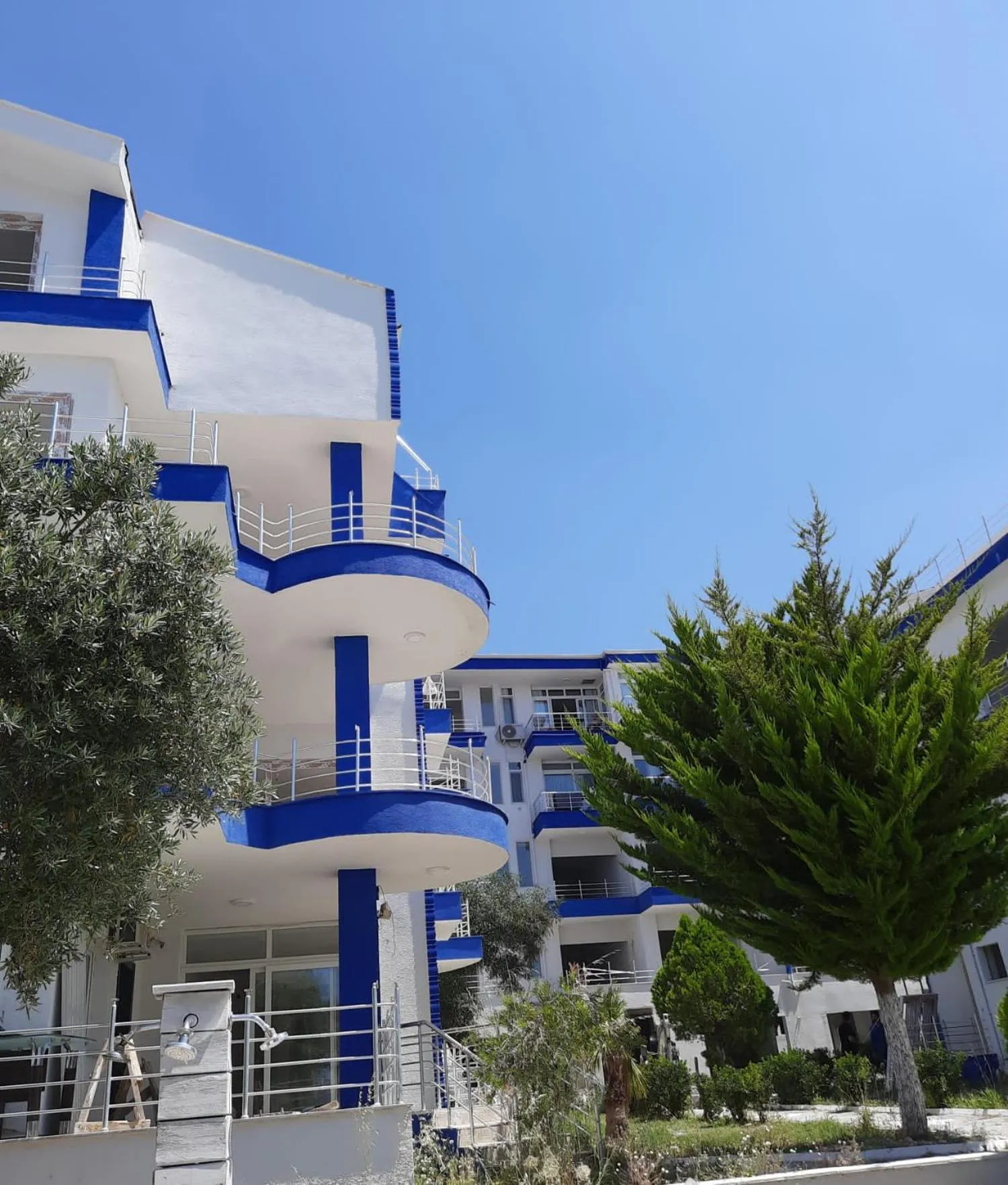 Property building in White Bay Resort