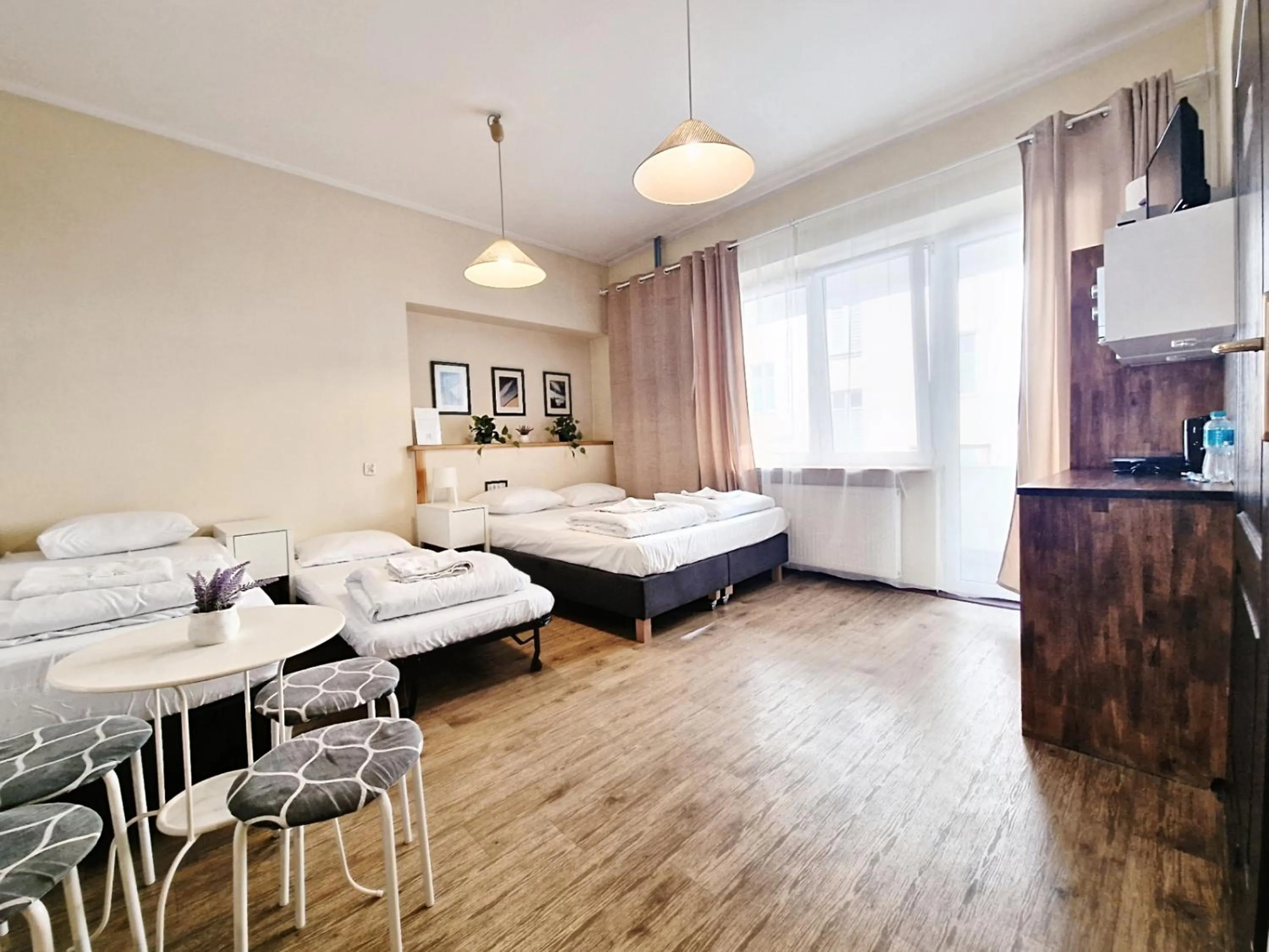 Studio with Balcony in Apart HoStel Helvetia B&B