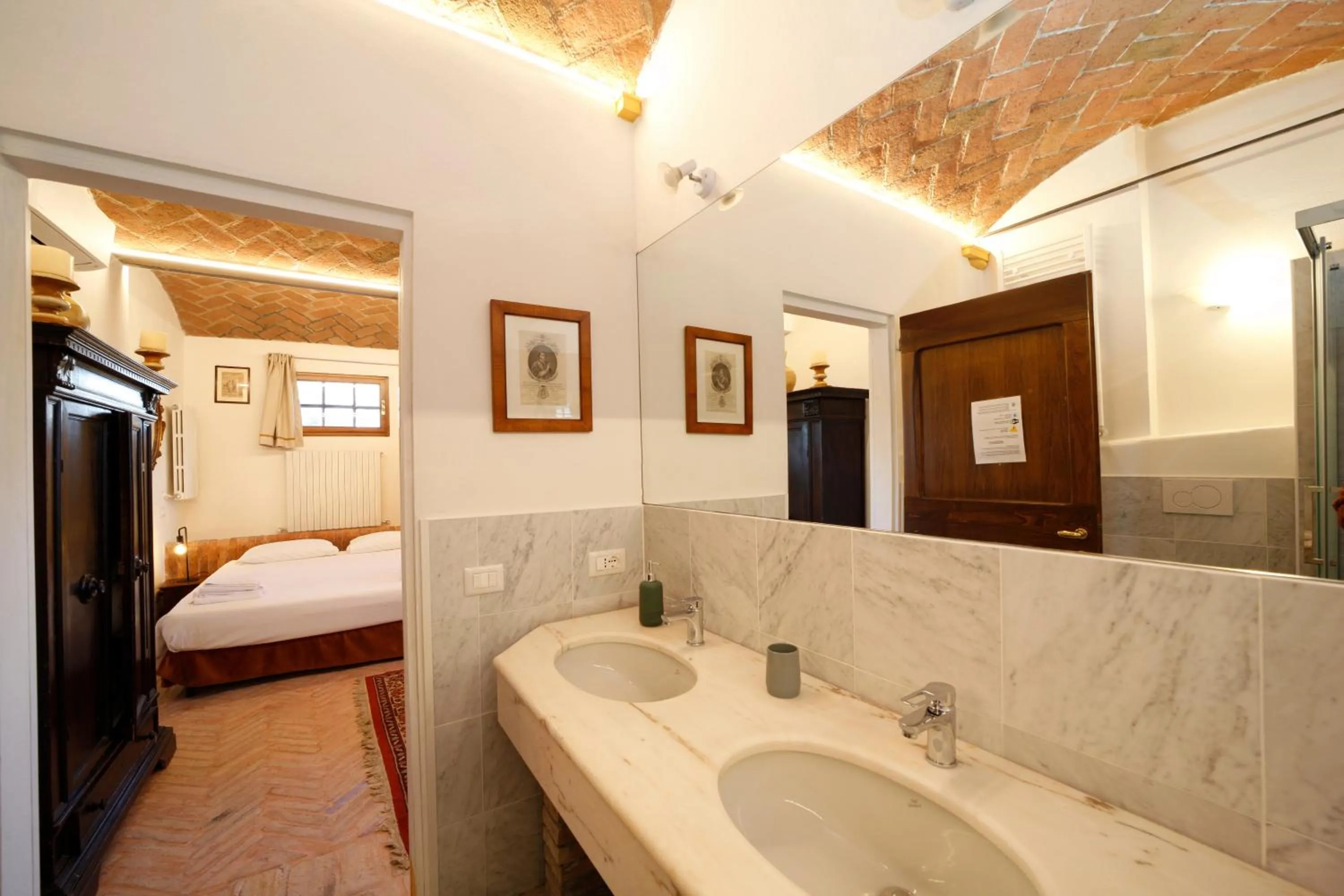 Bed in BolognaRoomscom - Ca' Palazzo