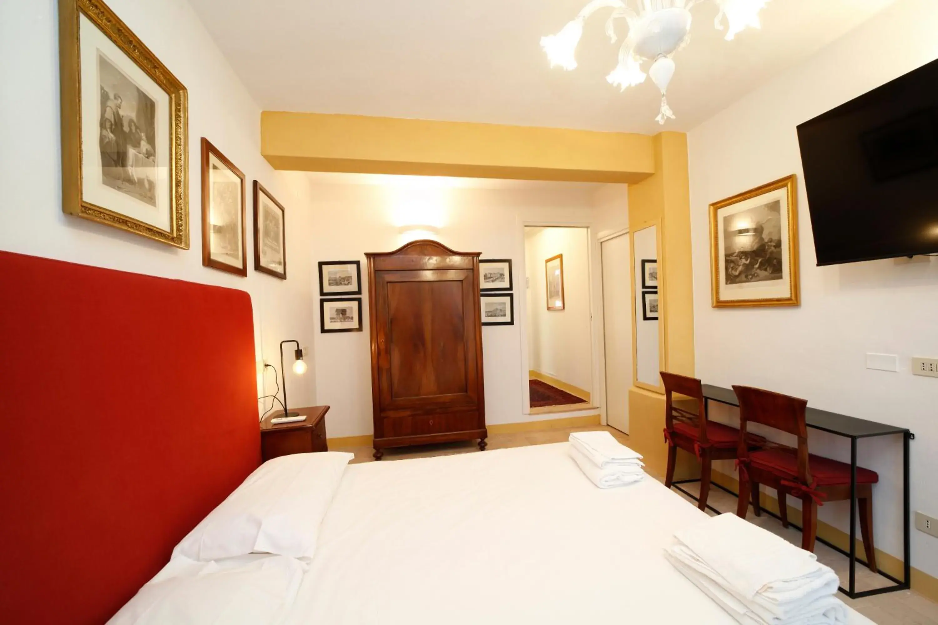 Double Room in BolognaRoomscom - Ca' Palazzo Double Room in BolognaRoomscom - Ca' Palazzo