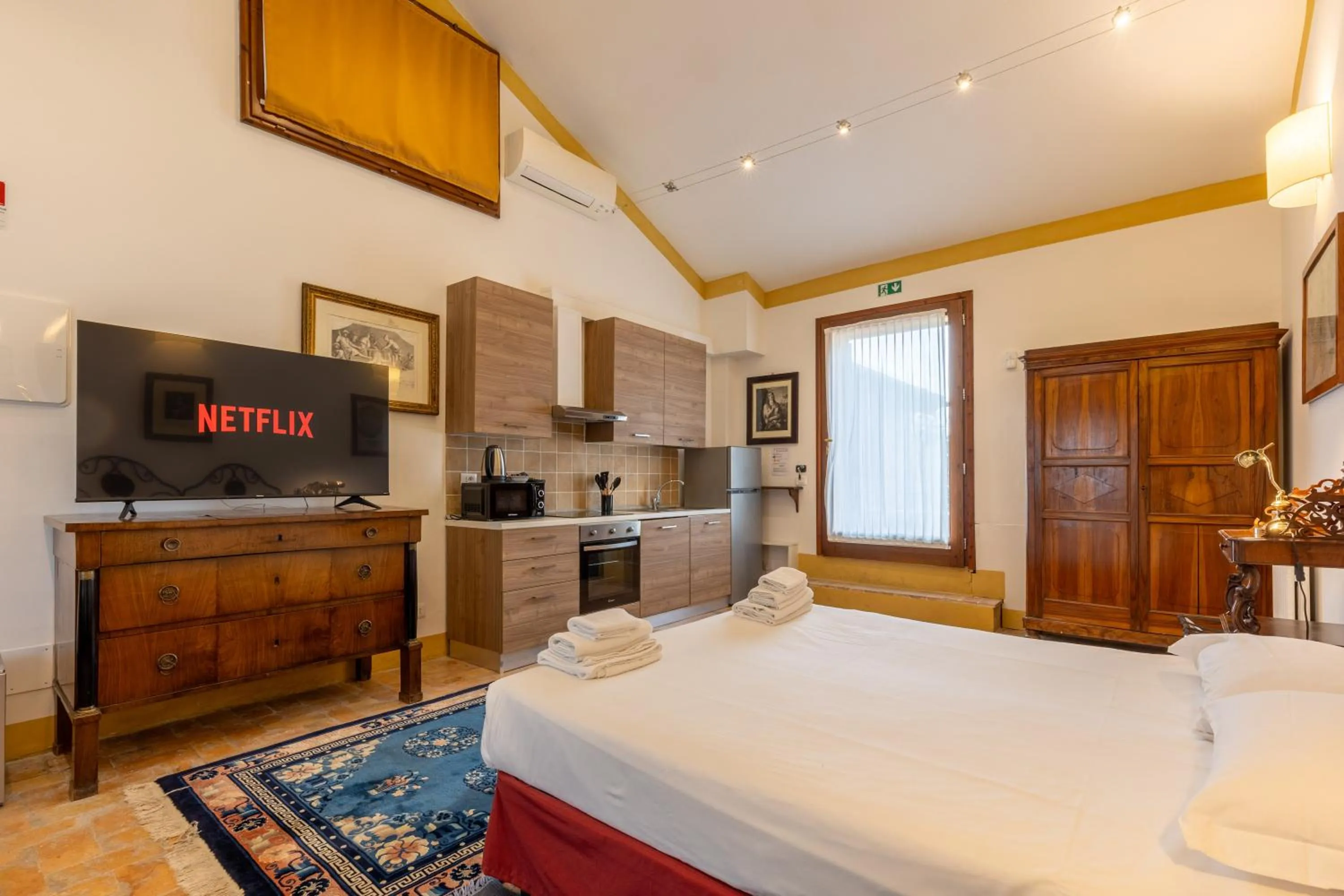 Bed in BolognaRoomscom - Ca' Palazzo