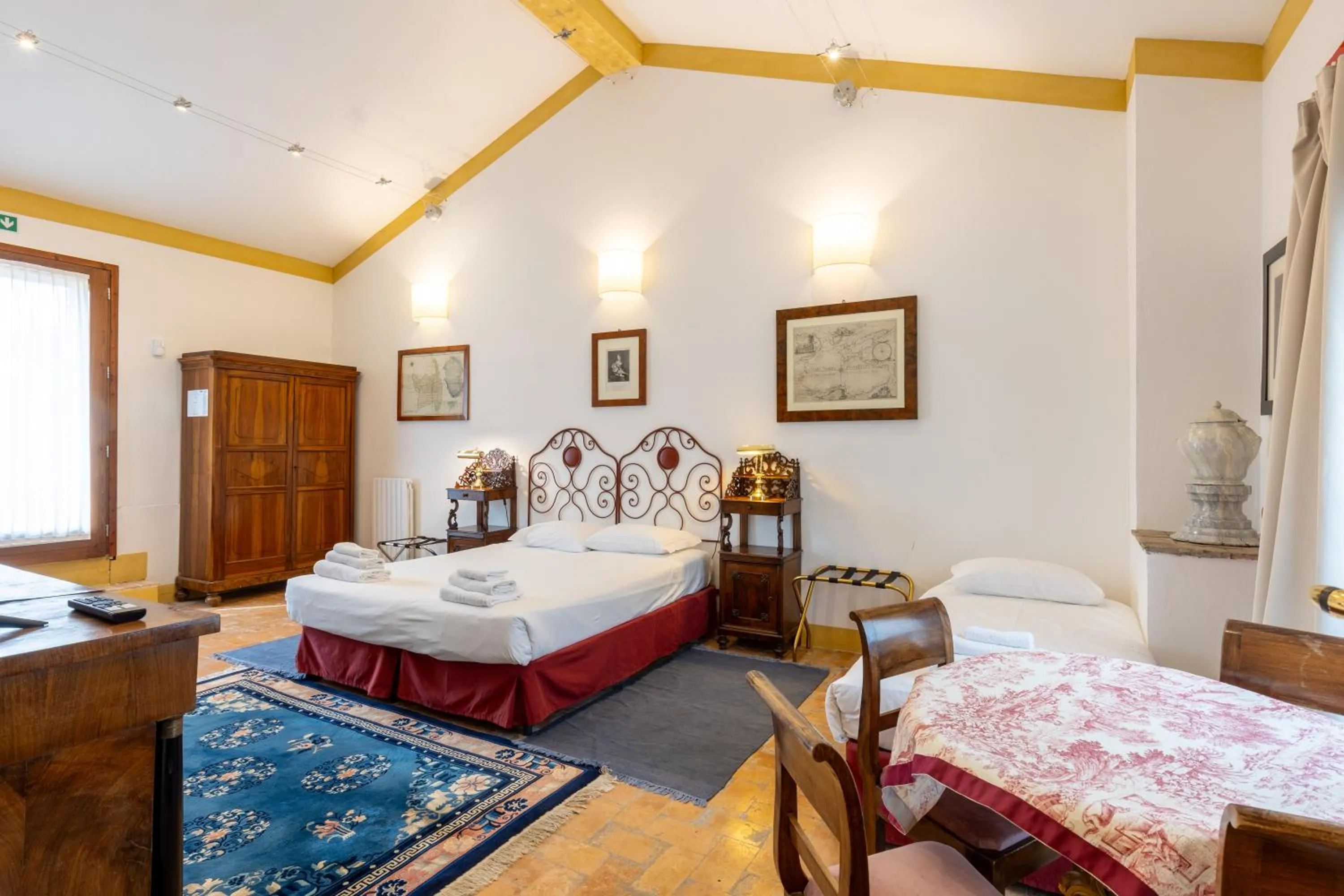 Bed in BolognaRoomscom - Ca' Palazzo