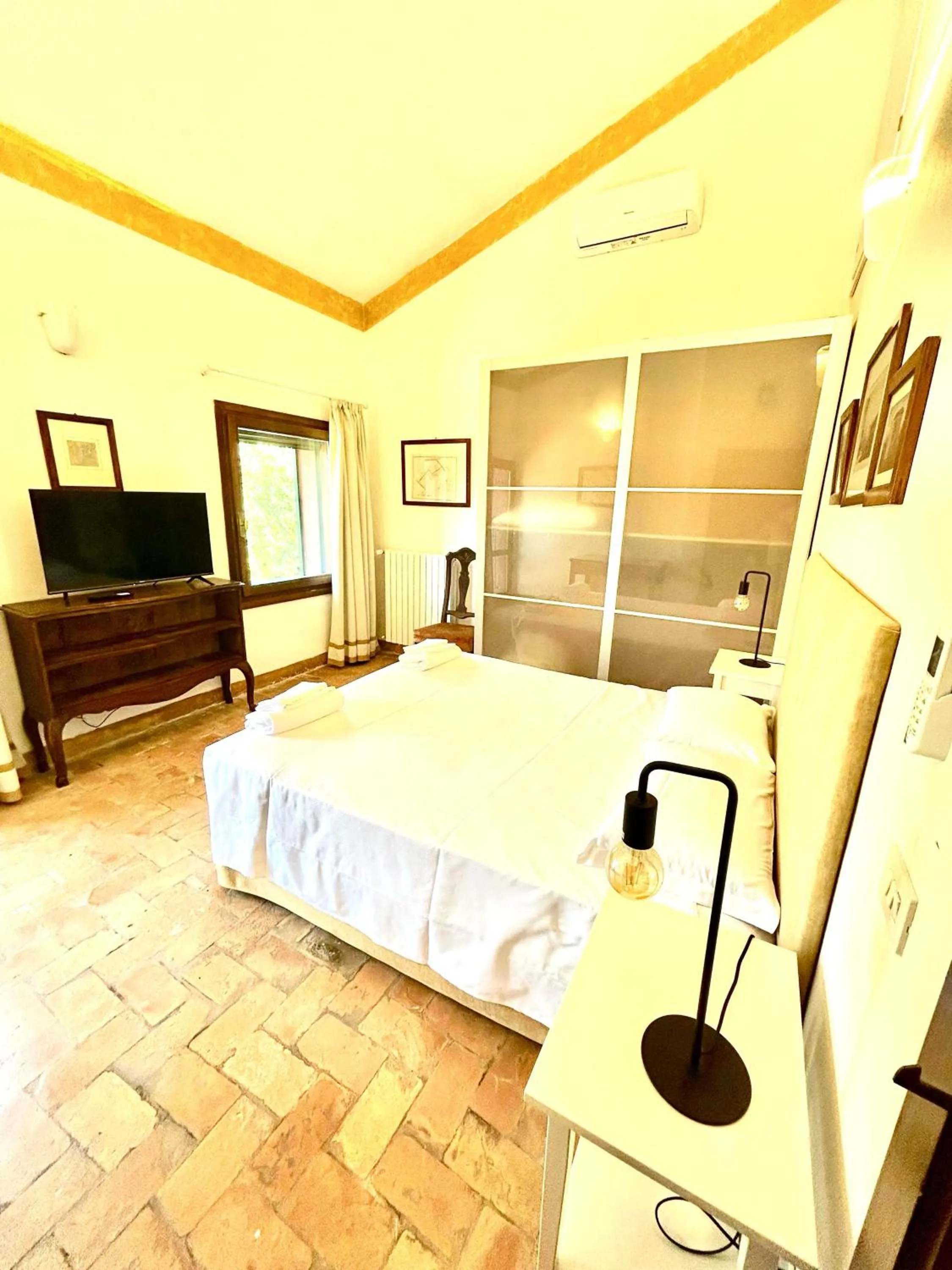 Bed in BolognaRoomscom - Ca' Palazzo