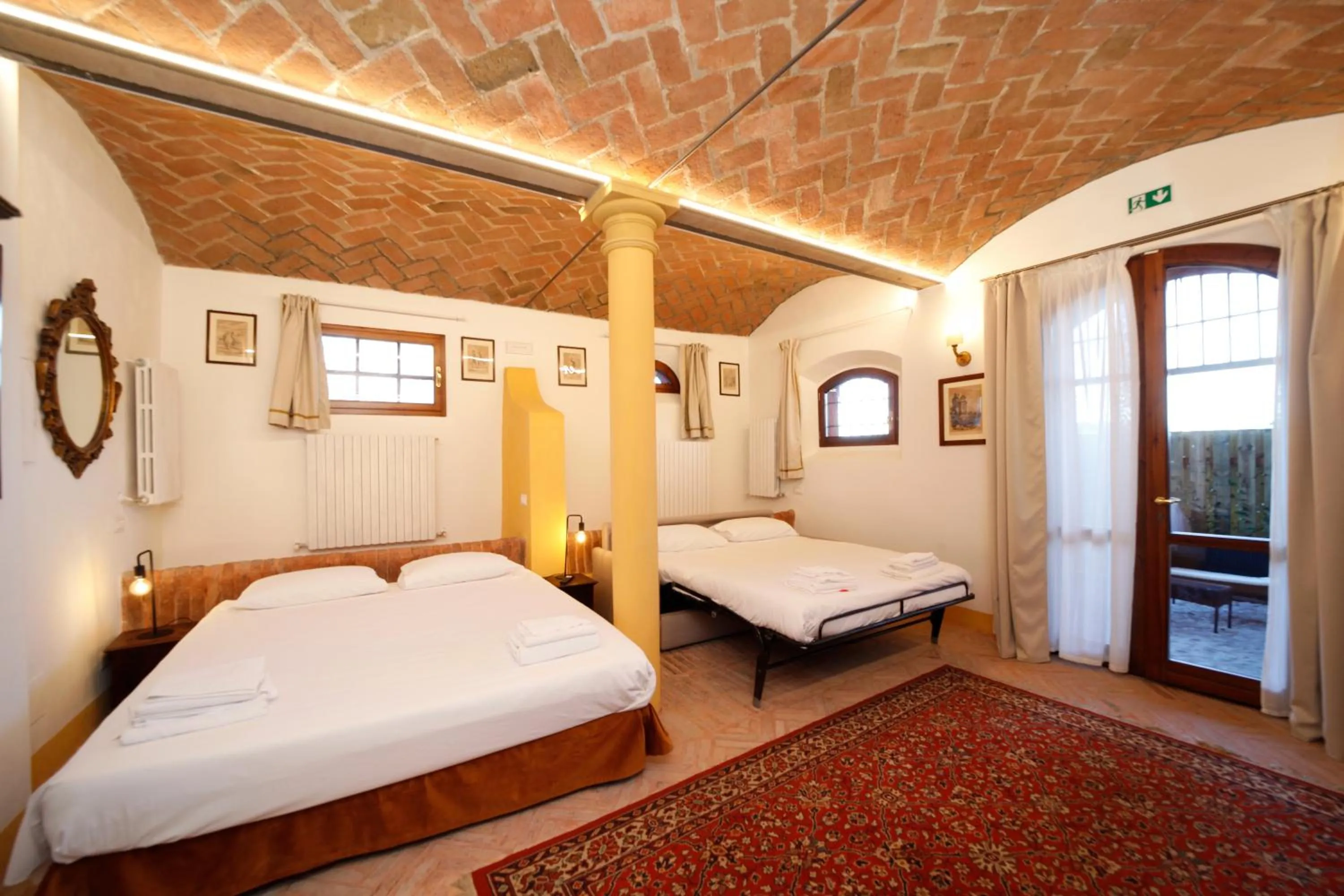 Bed in BolognaRoomscom - Ca' Palazzo