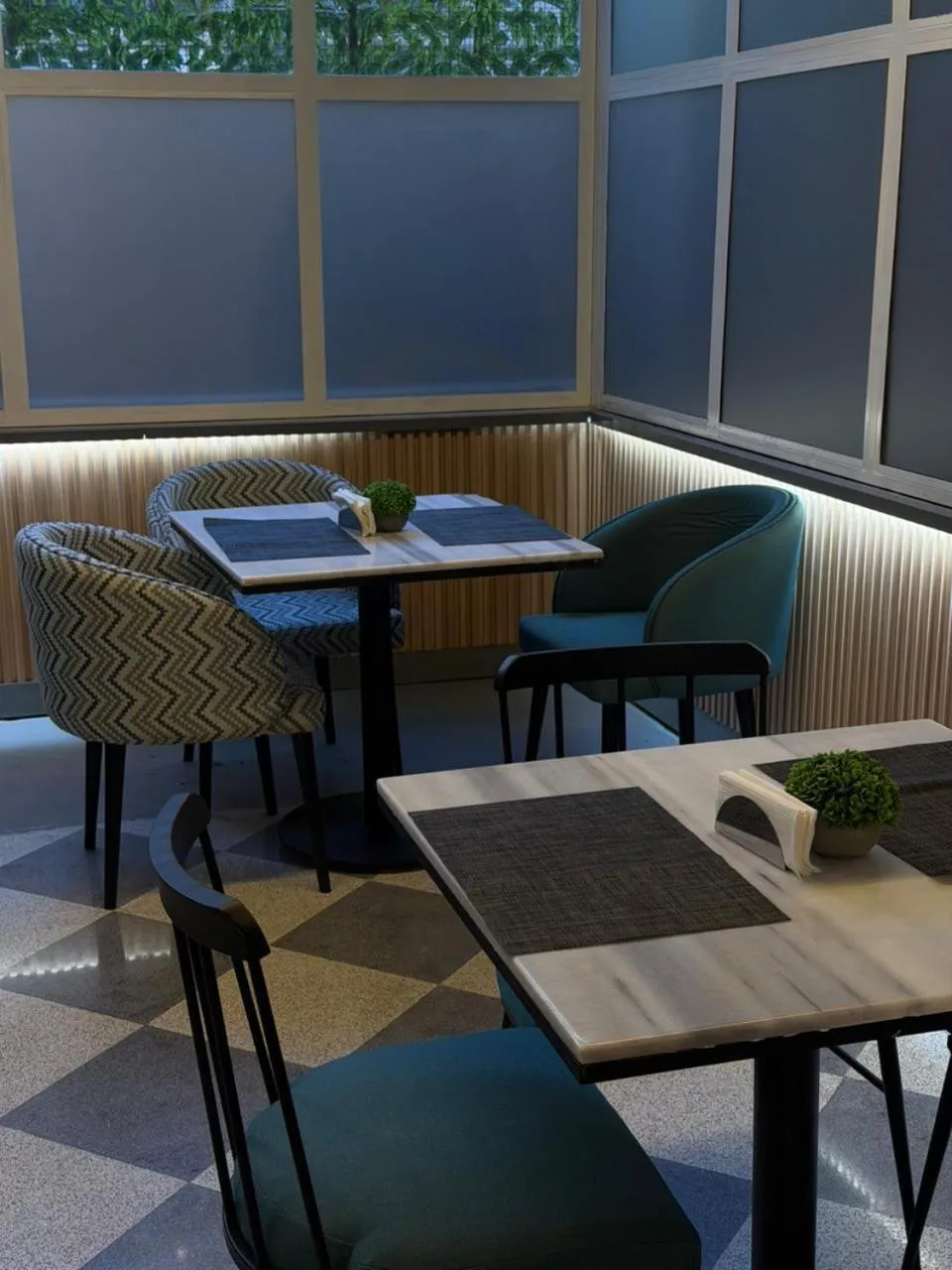 Restaurant/places to eat in Ny Suites