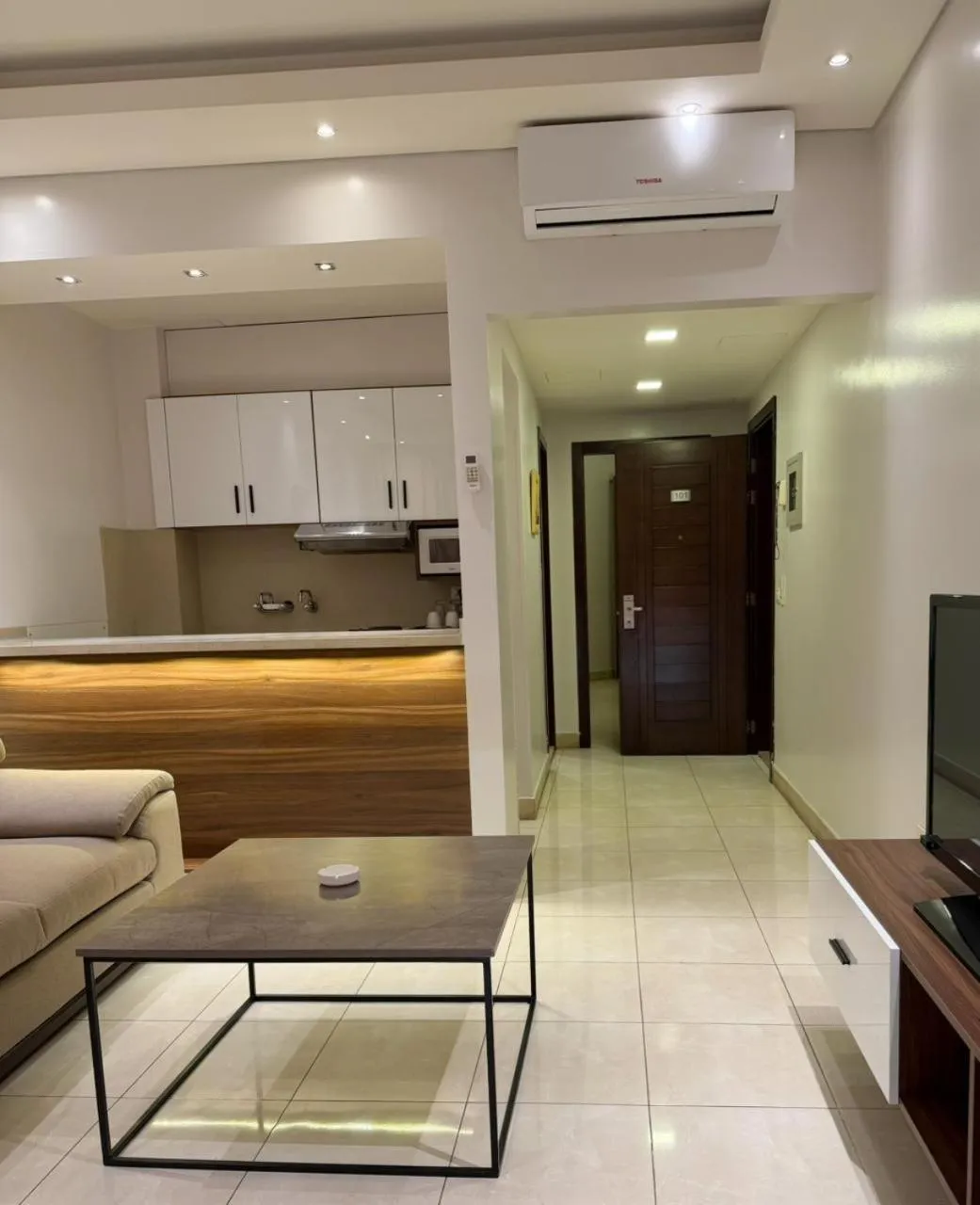 kitchen in Ny Suites