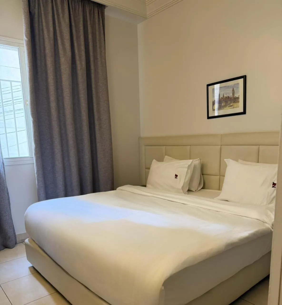 Bedroom, Bed in Ny Suites