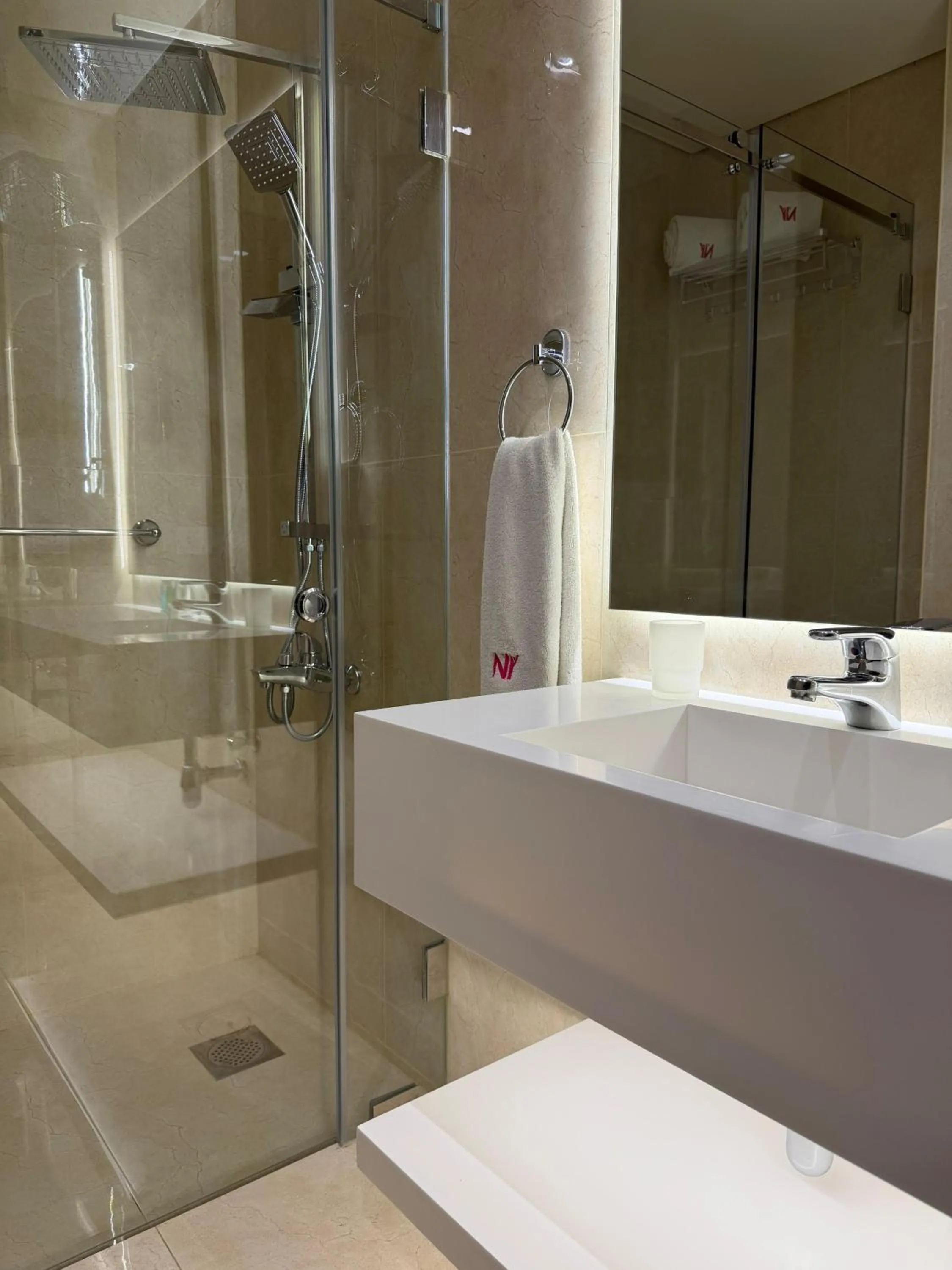 Bathroom in Ny Suites