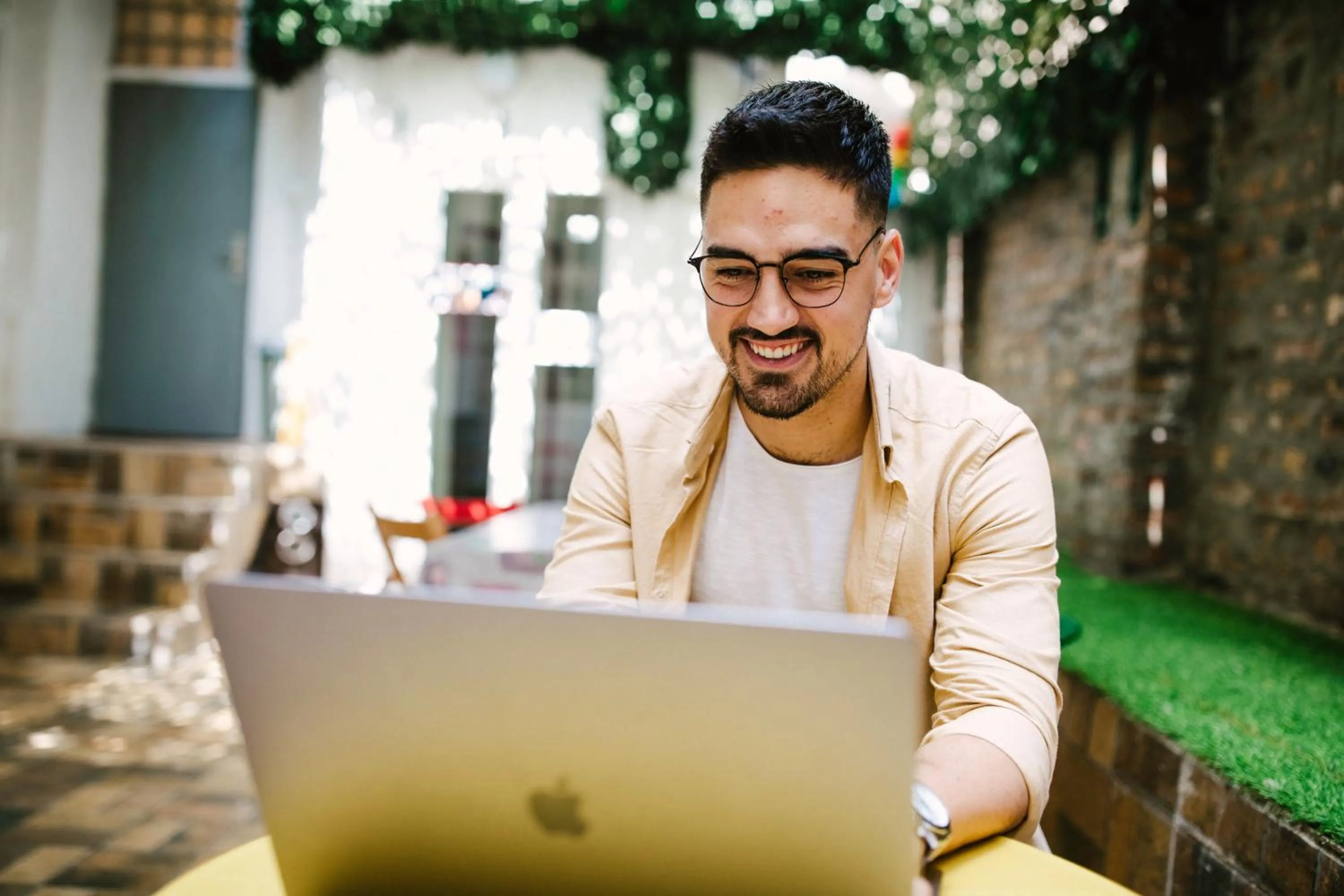 Guests in New Generation Hostel Como Lake