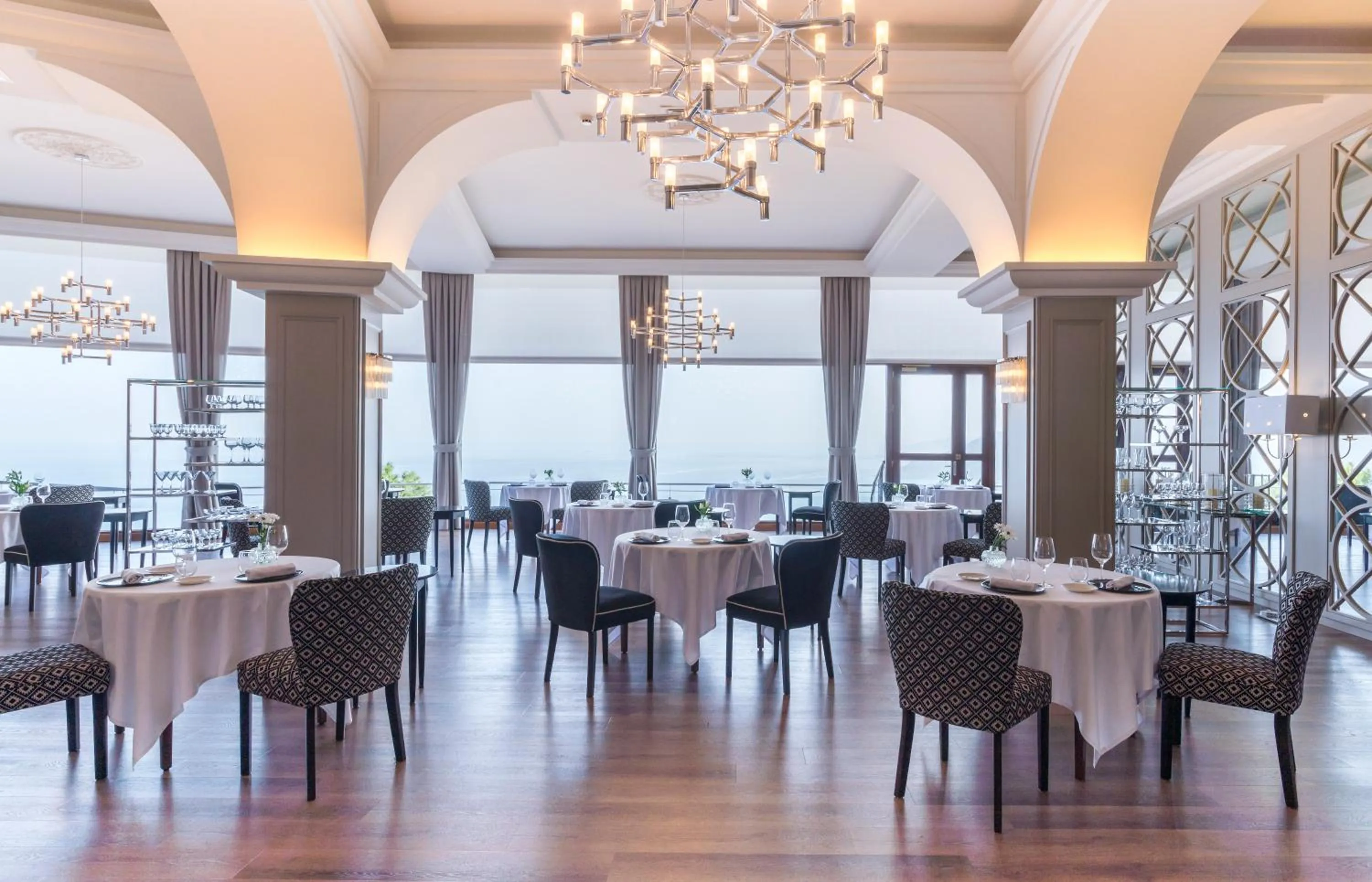 Restaurant/places to eat in Mercure Monte Igueldo