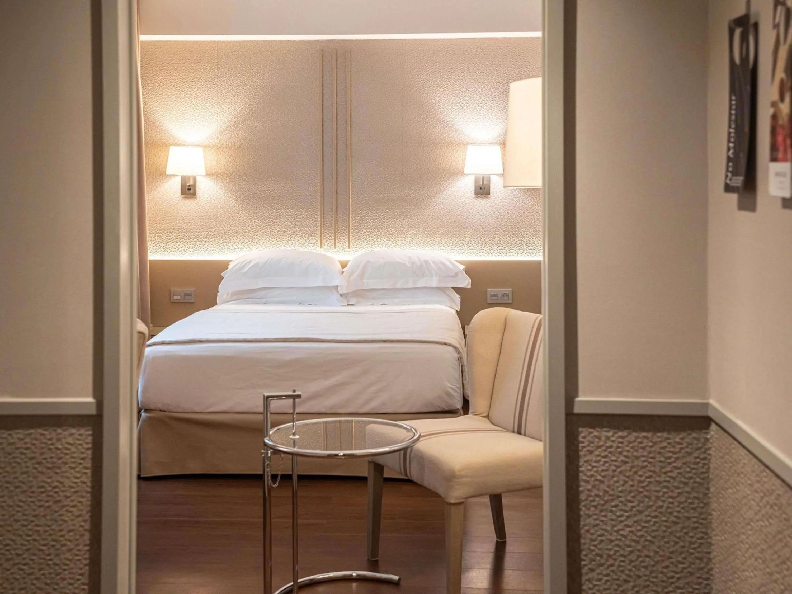 Bedroom, Bed in Mercure Monte Igueldo