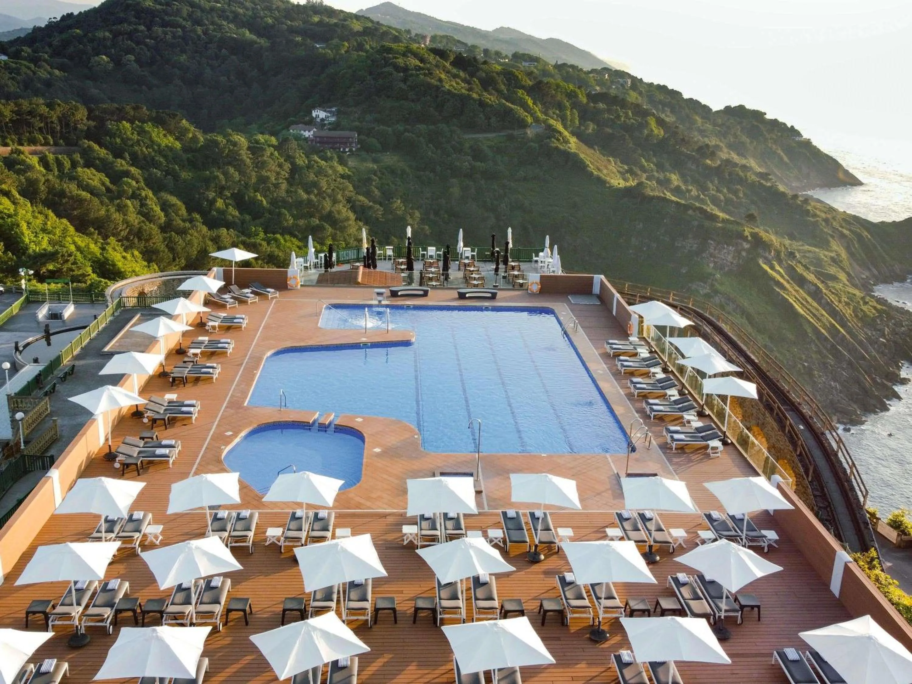 Pool view in Mercure Monte Igueldo