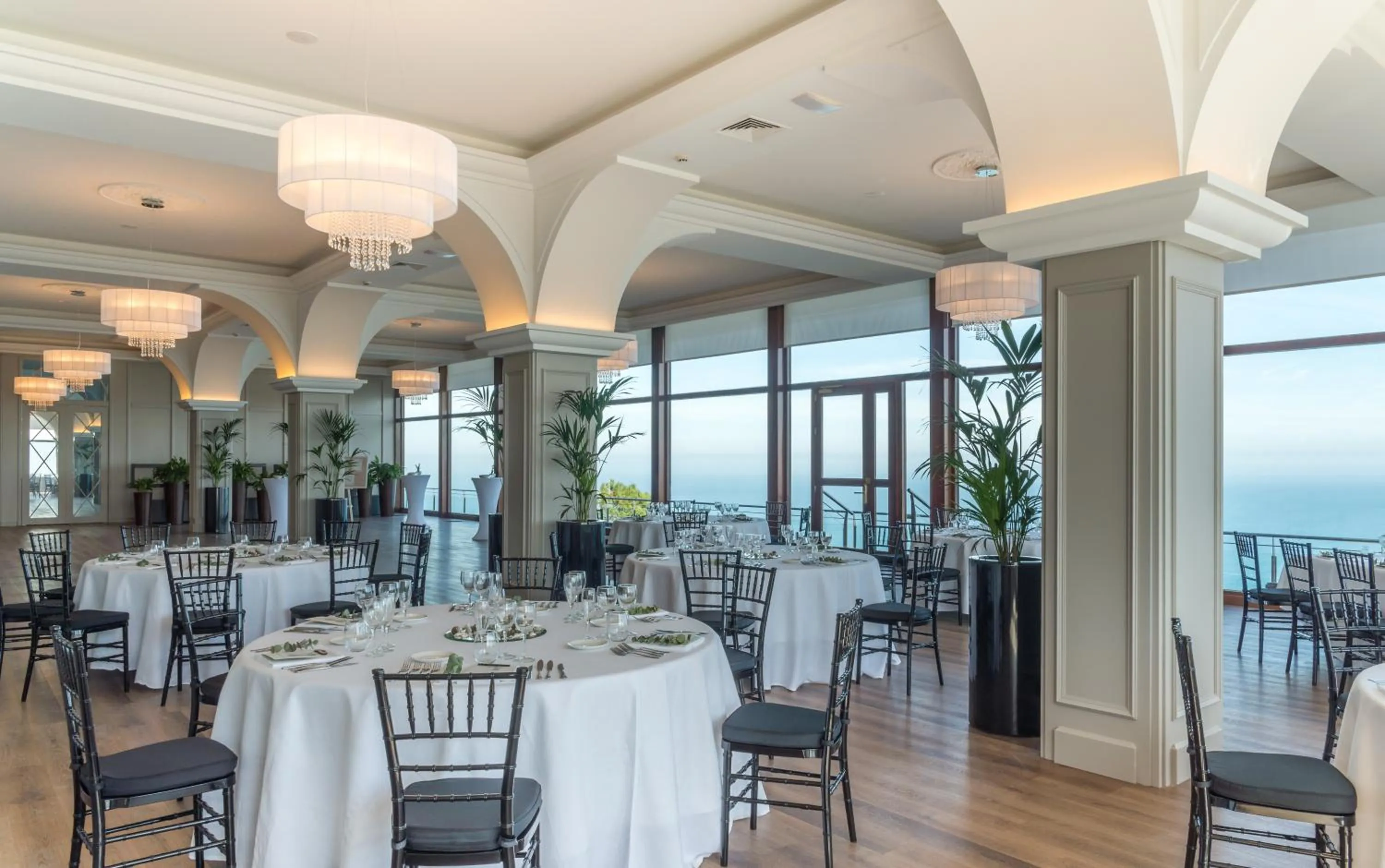 Restaurant/places to eat in Mercure Monte Igueldo