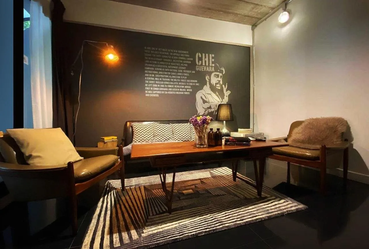 Living room in Pyur Otel by Ombra House