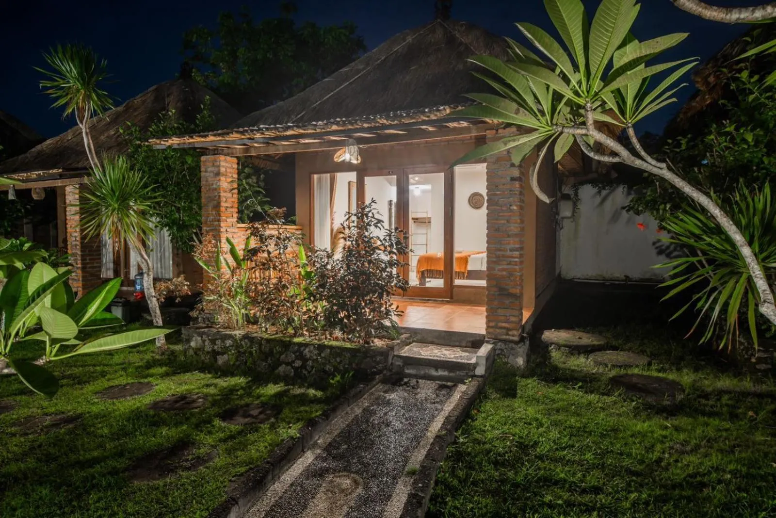 Photo of the whole room in Olo Surf Nature