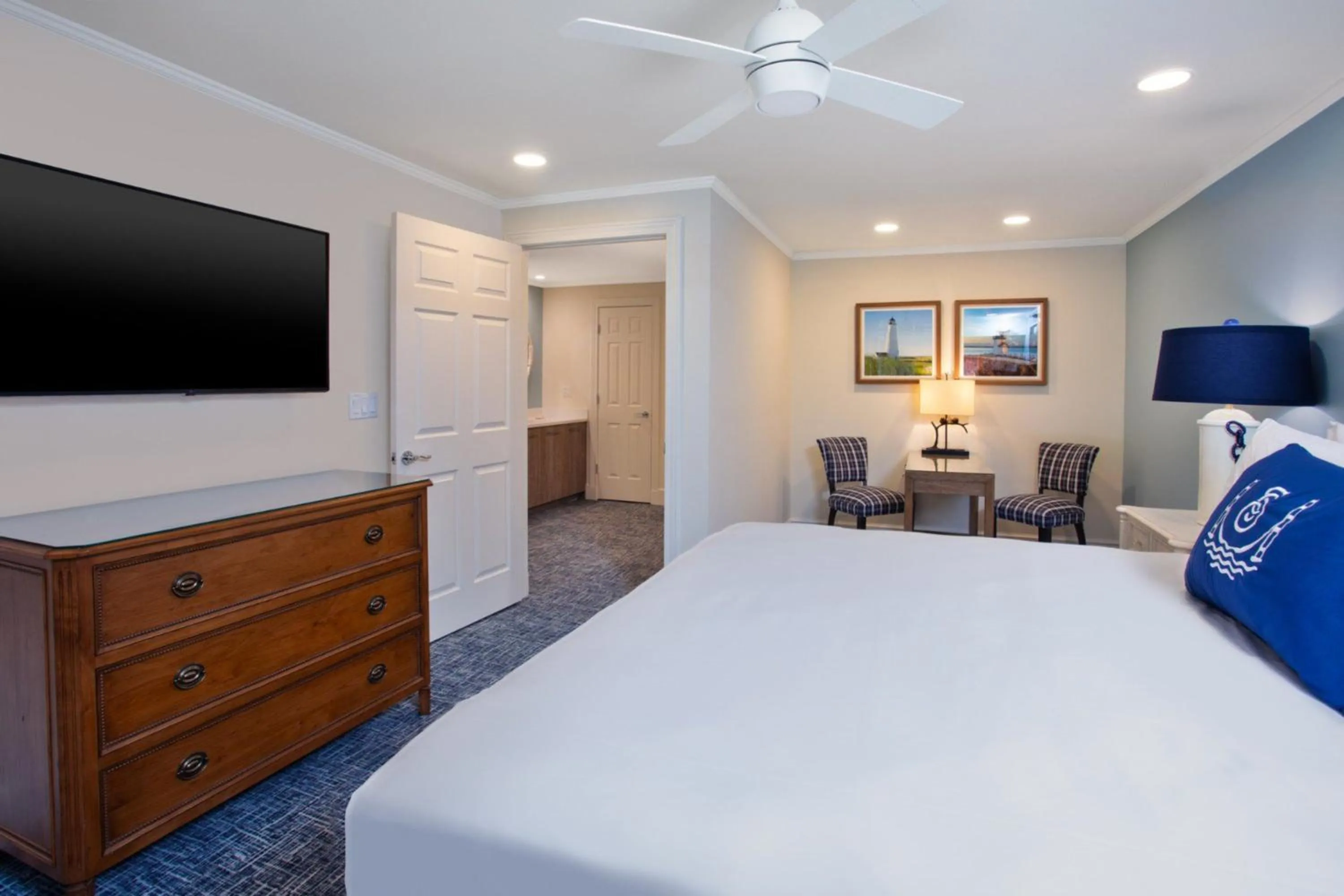 Bed in The Inn at Stonecliffe