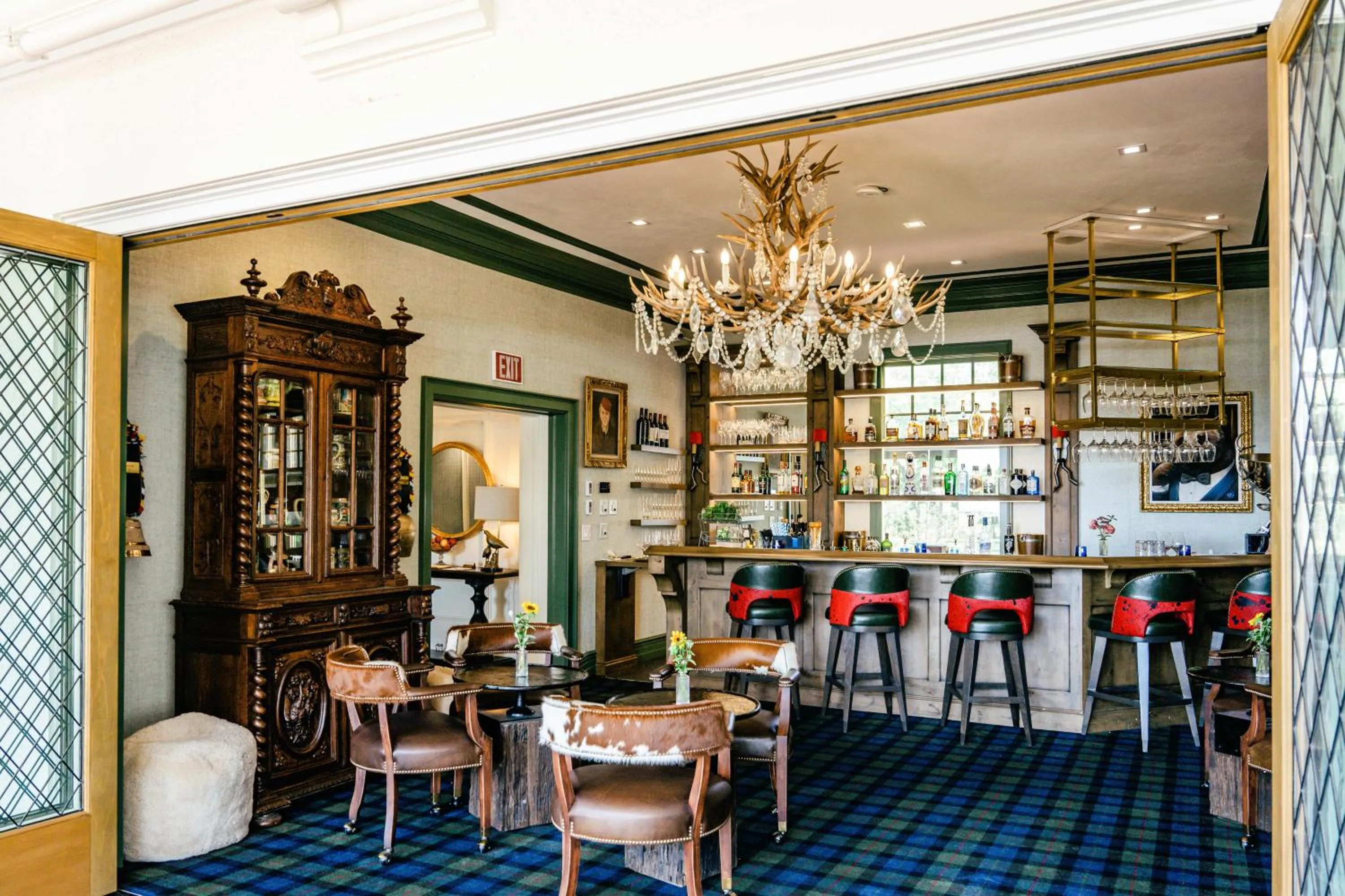 Lounge or bar in The Inn at Stonecliffe