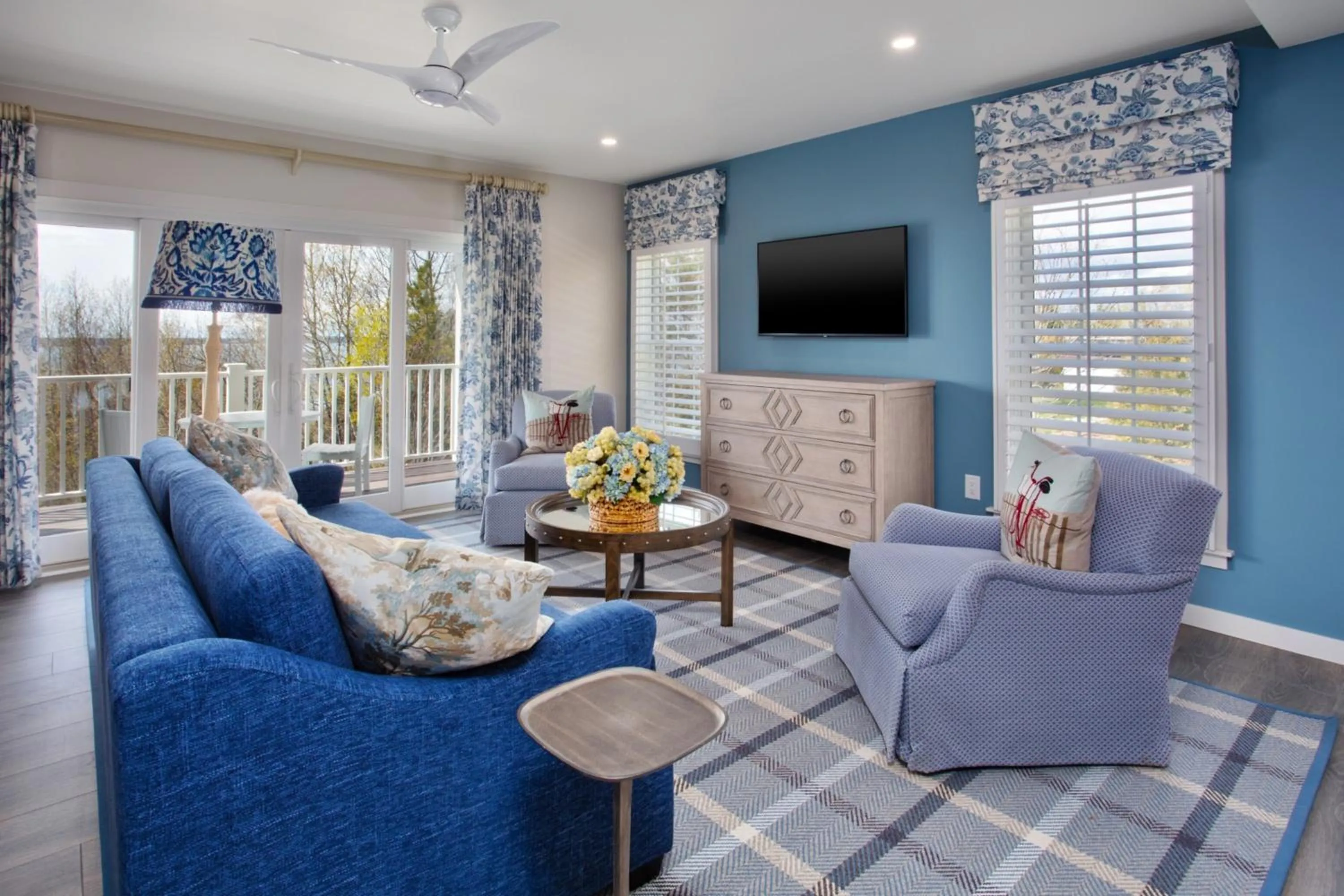 Living room in The Inn at Stonecliffe