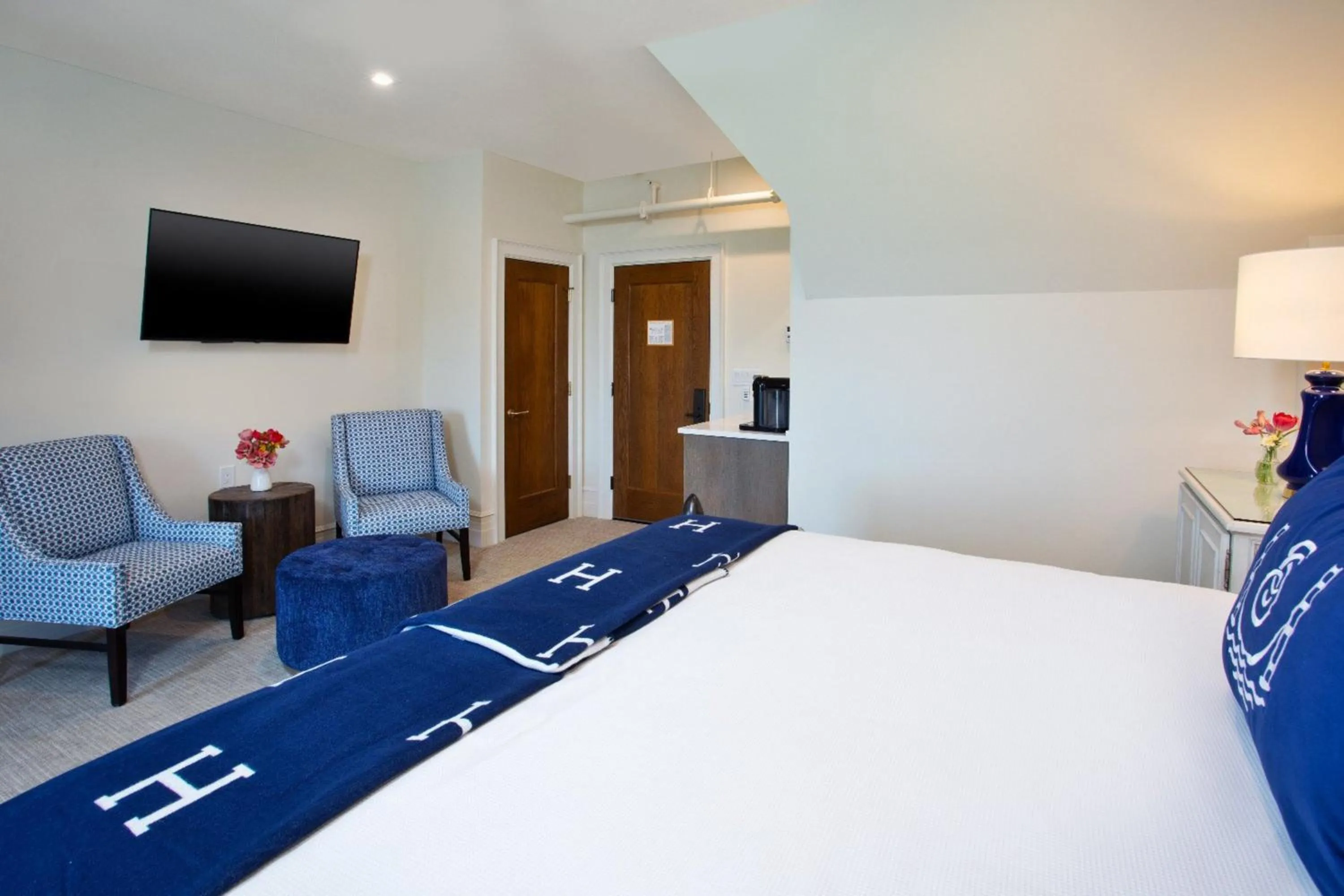 Bed in The Inn at Stonecliffe