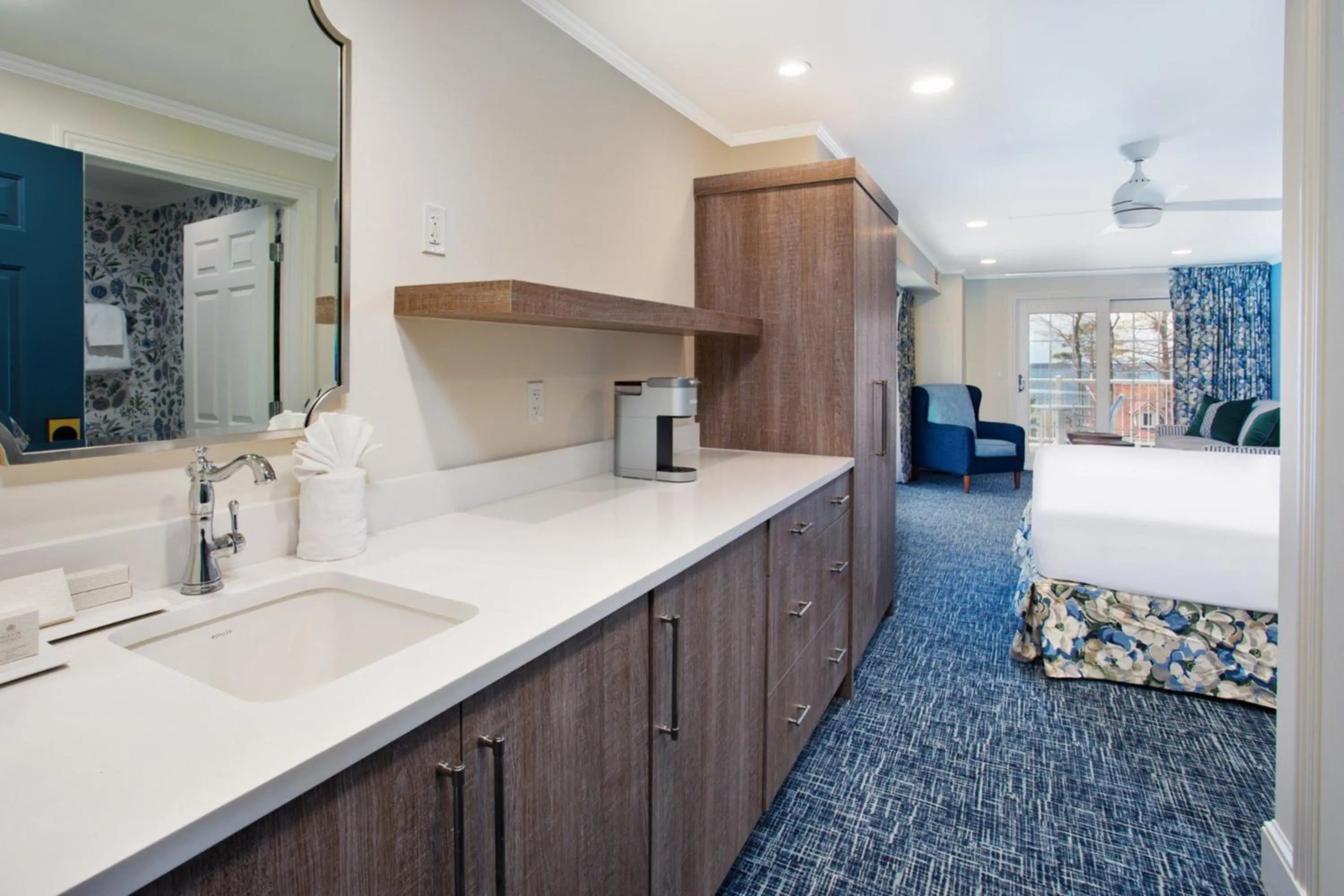 Bathroom, Bed in The Inn at Stonecliffe