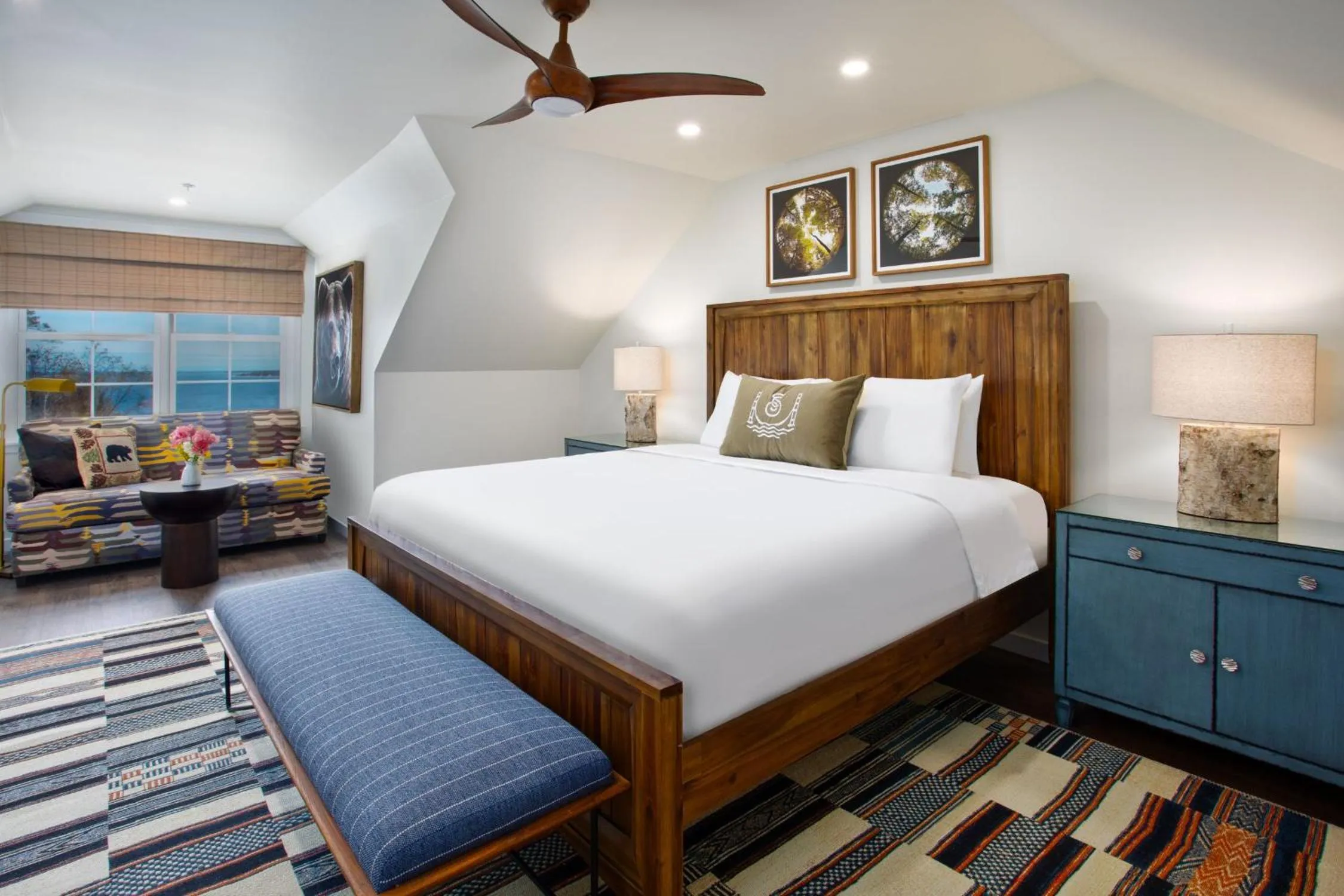 Bed in The Inn at Stonecliffe