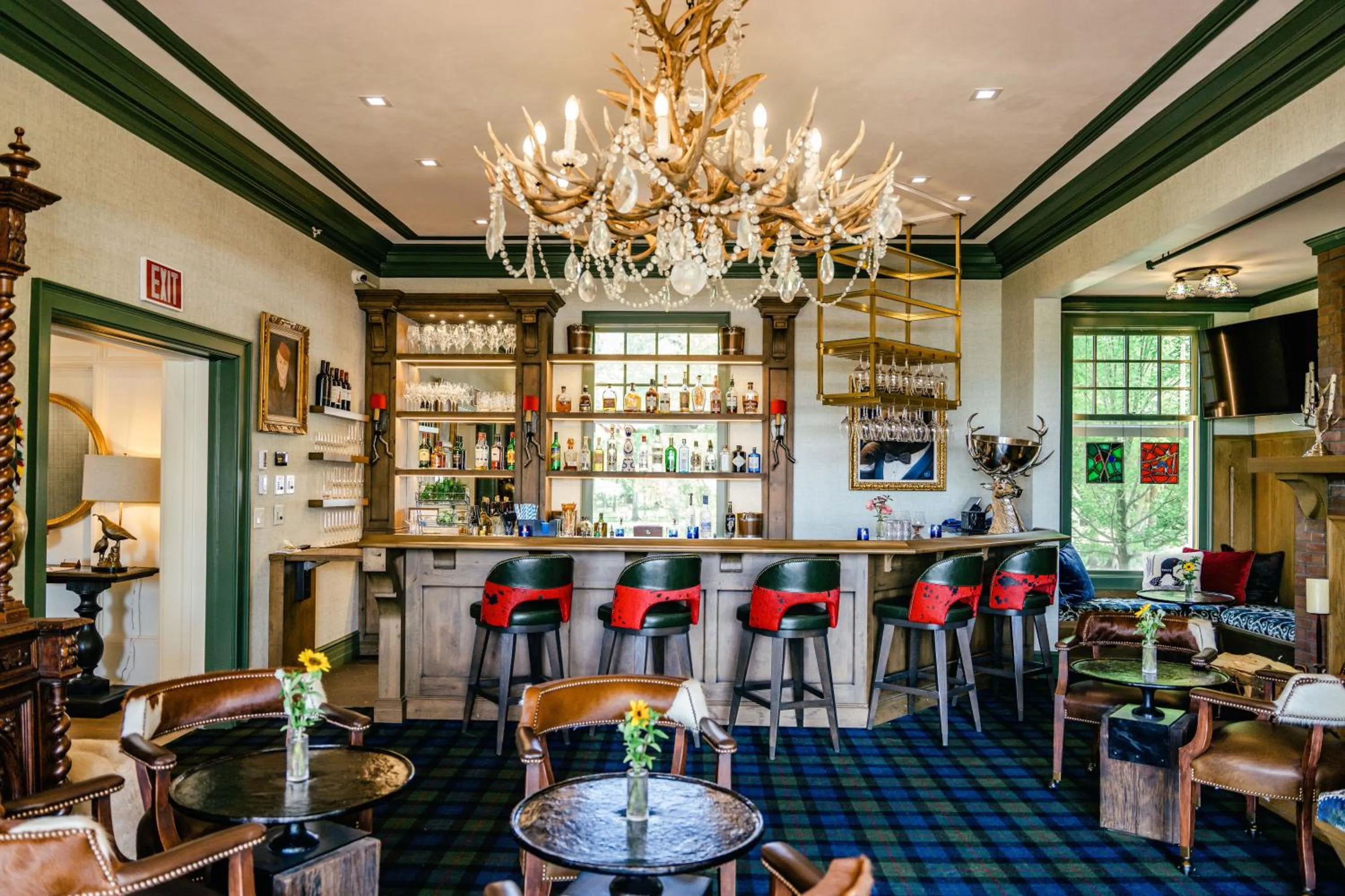 Lounge or bar in The Inn at Stonecliffe