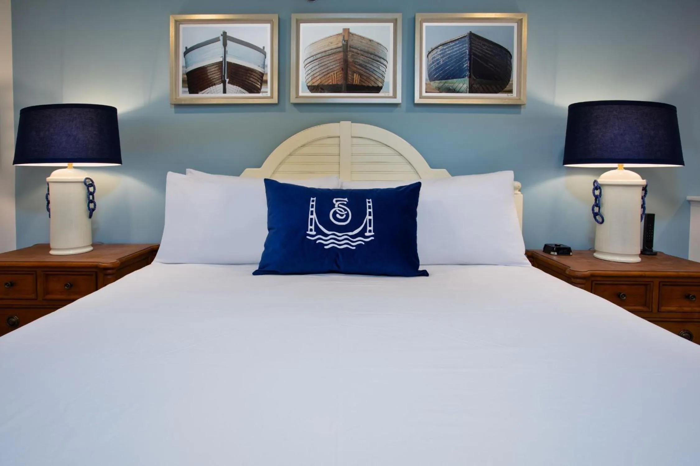 Bed in The Inn at Stonecliffe