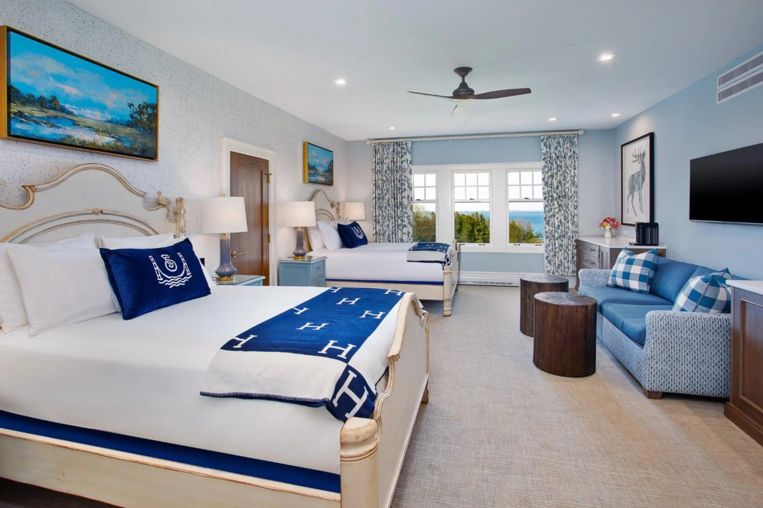 Bed in The Inn at Stonecliffe