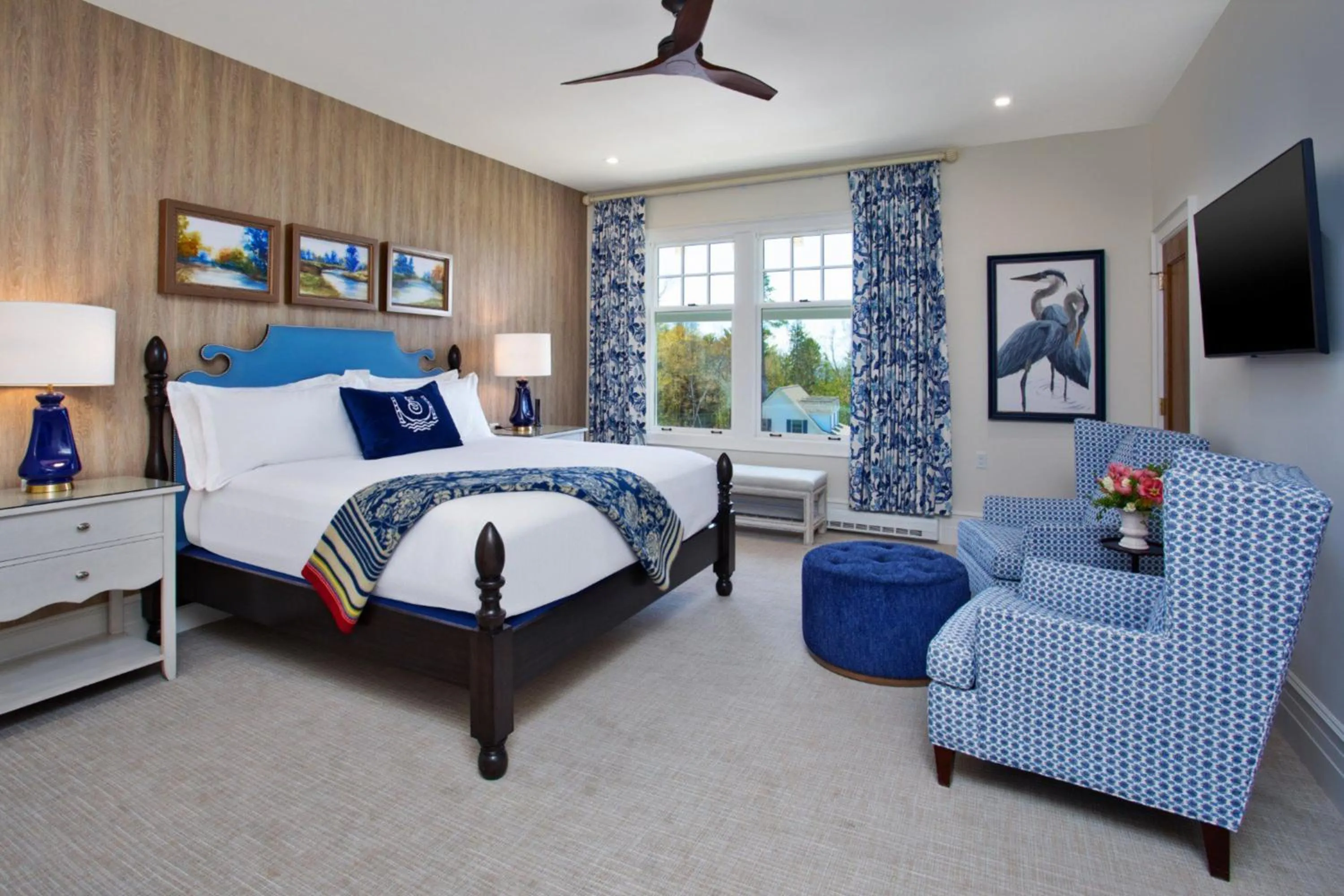 Bed in The Inn at Stonecliffe