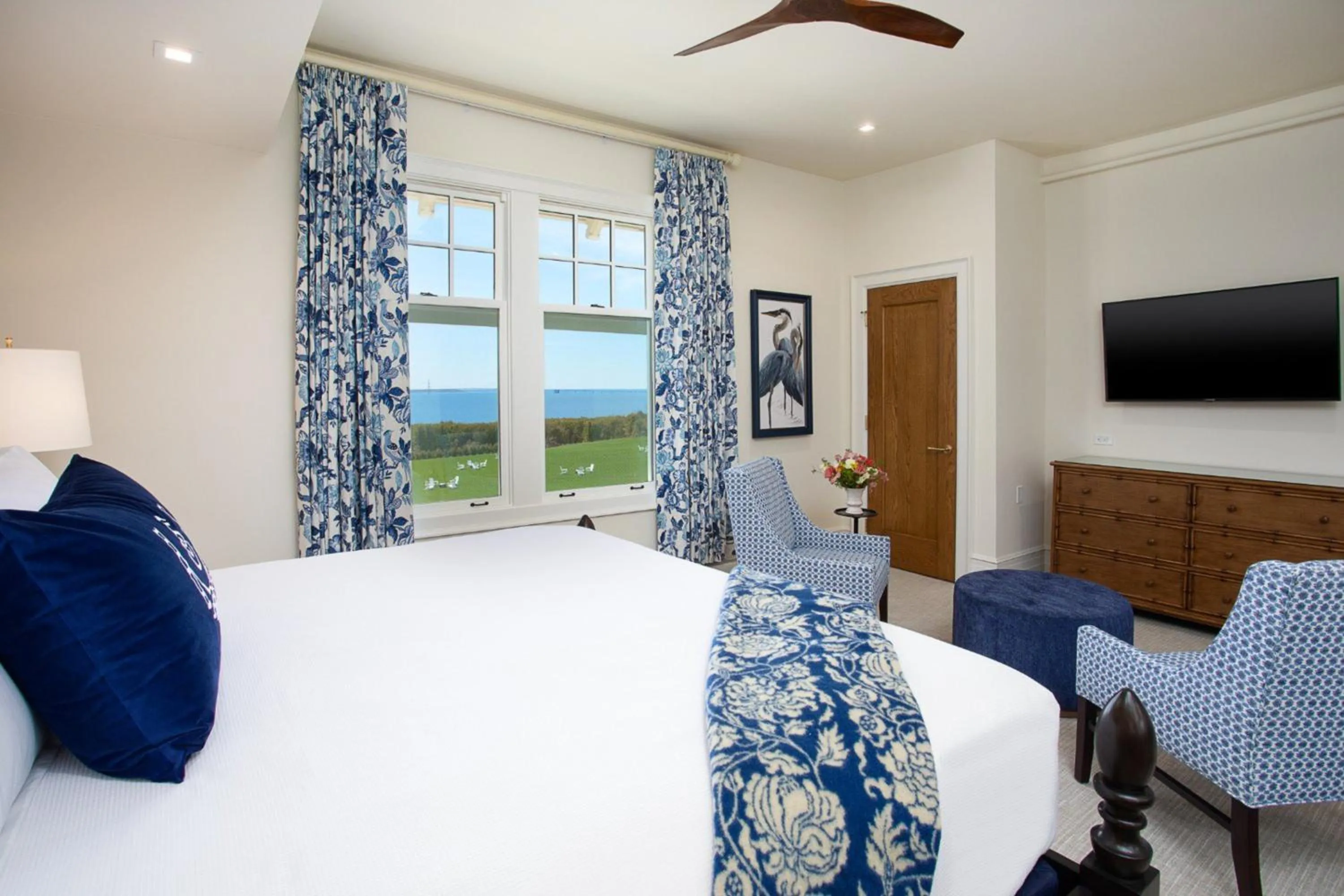 Bed in The Inn at Stonecliffe