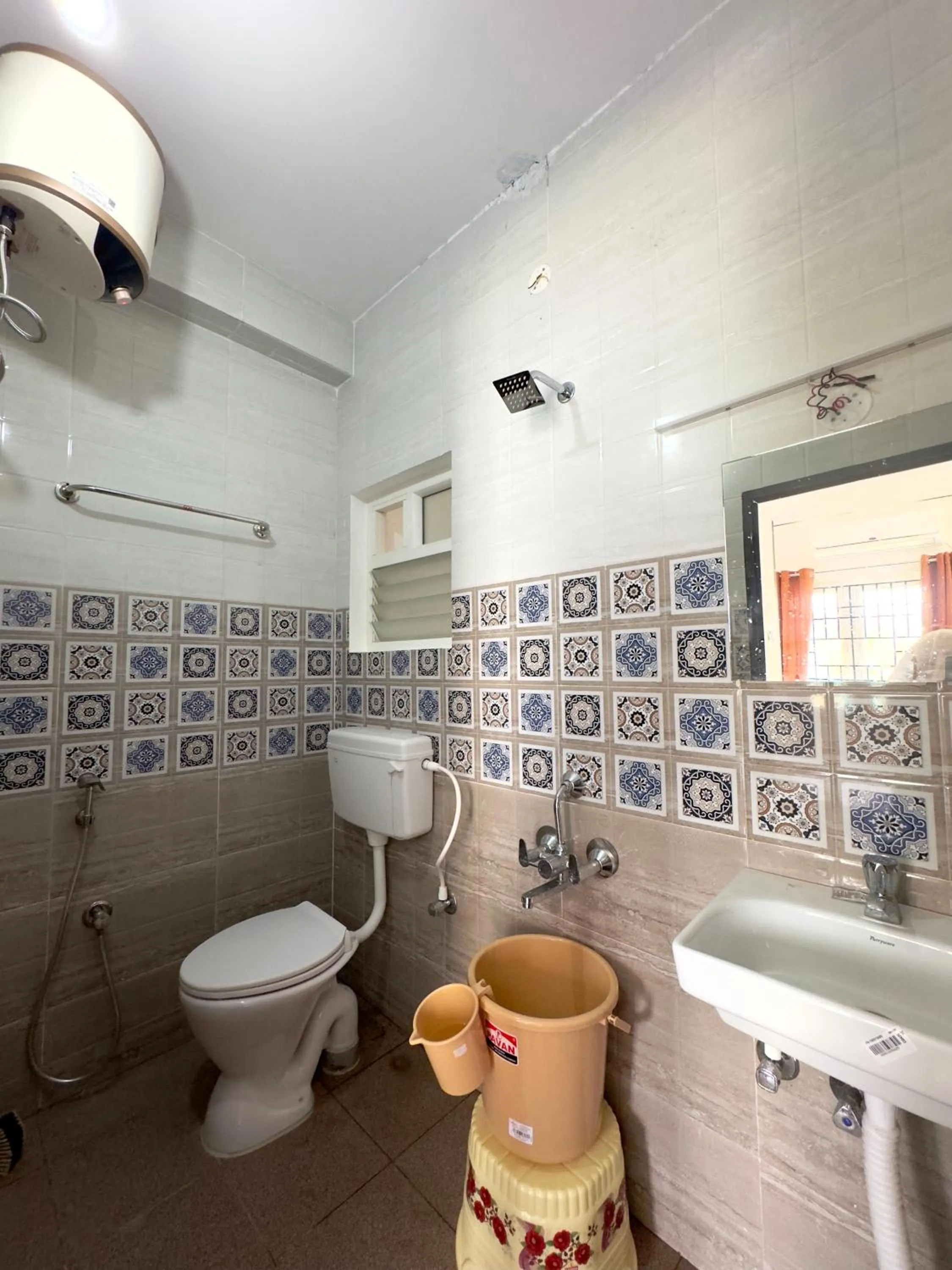 Shower in Sishya Hotels & Service Apartment Thoraipakkam, Chennai OMR, IT Expressway