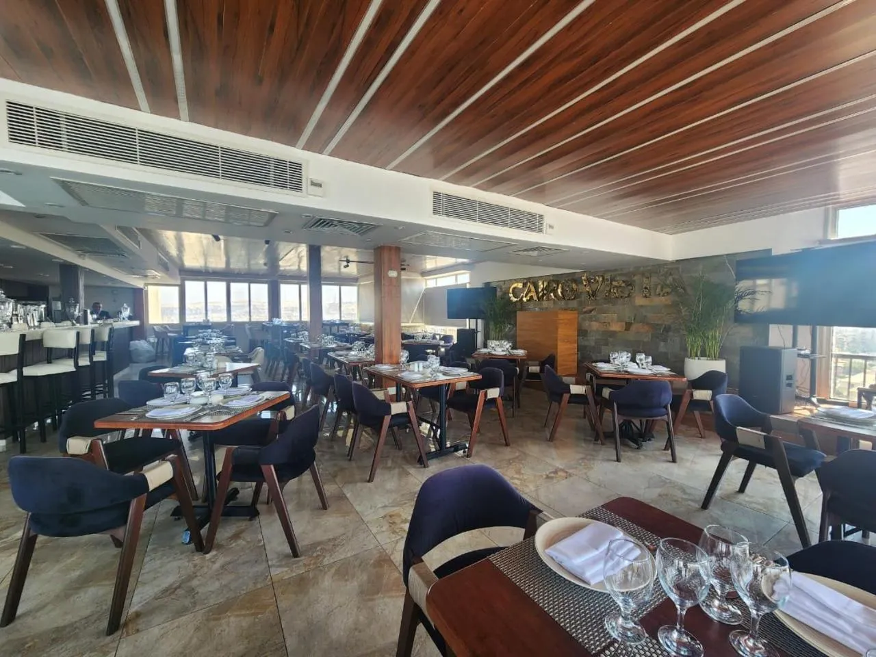 Restaurant/places to eat in Mar Charbel Hotel Cairo