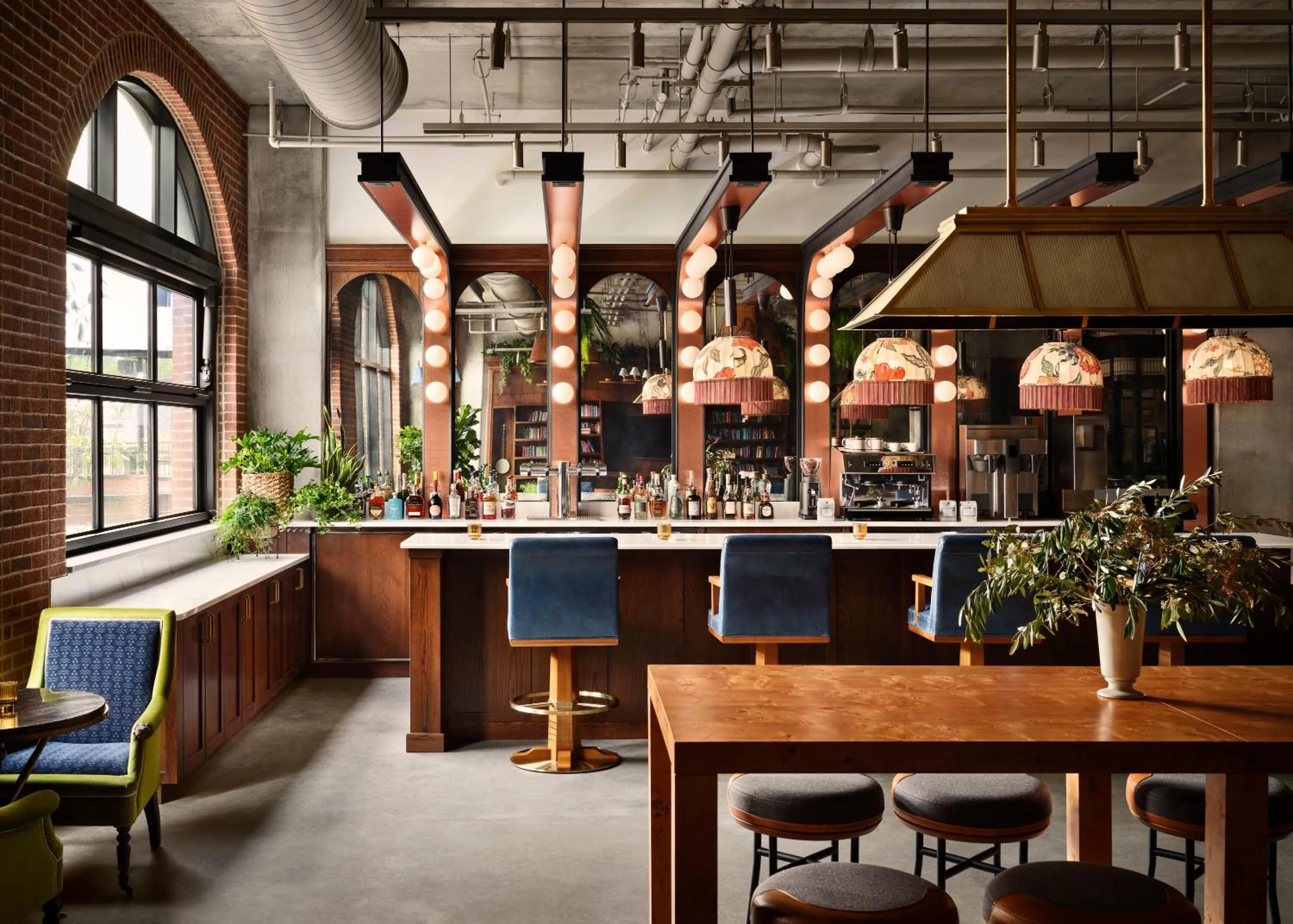 Lounge or bar in Memoir Wedgewood Houston