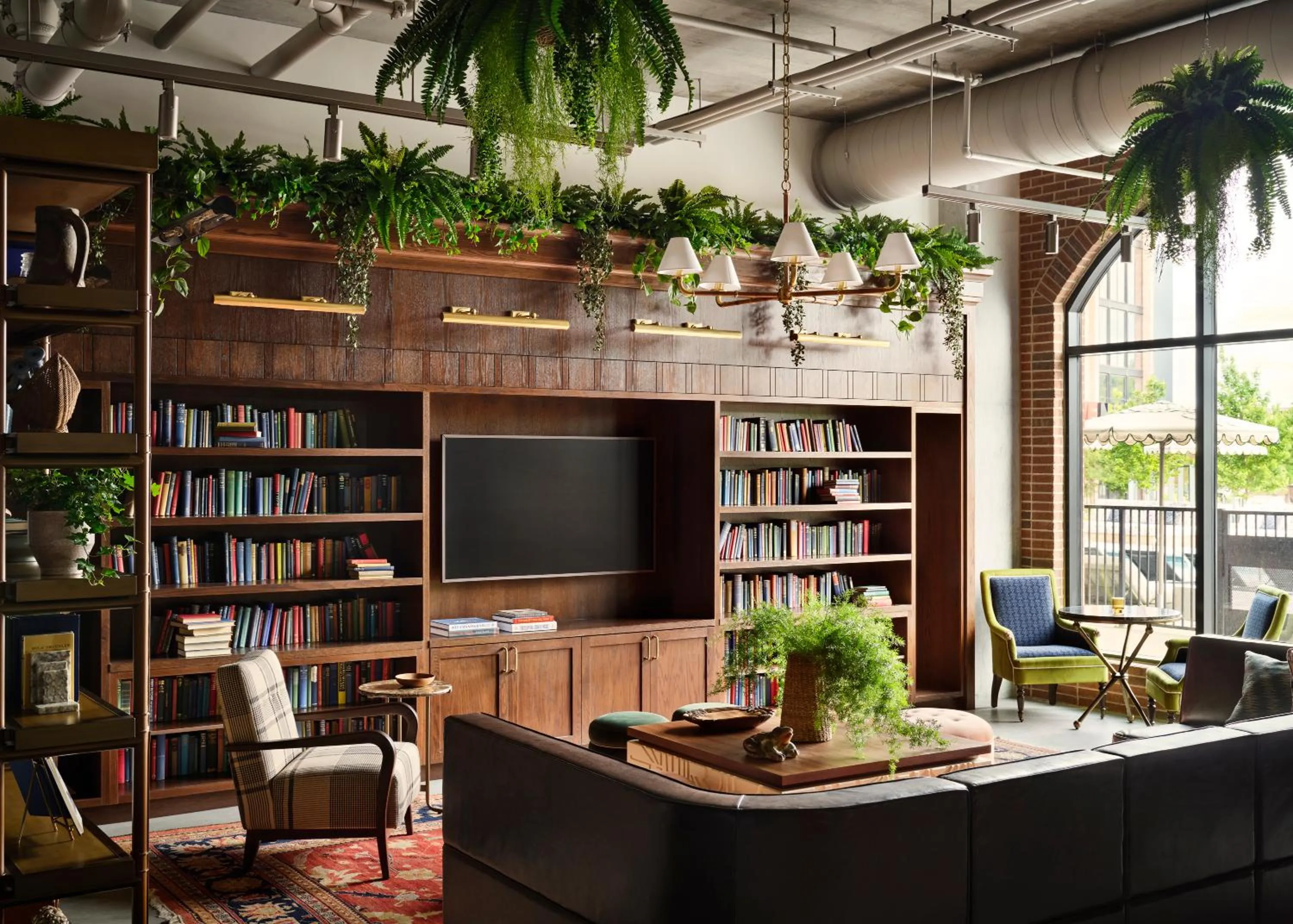 Communal lounge/ TV room in Memoir Wedgewood Houston