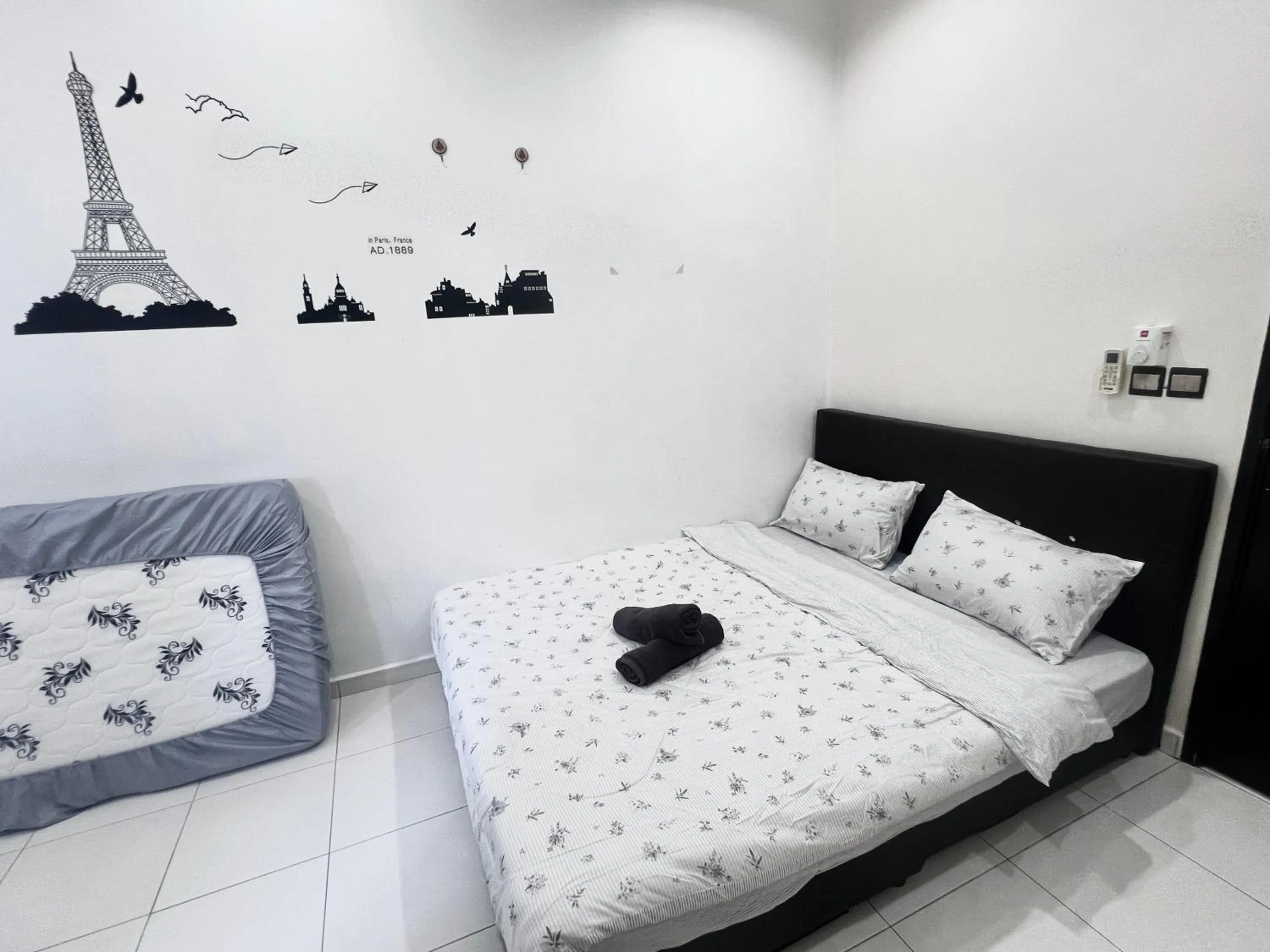Bed in Lovely Homestay Austin Setia Indah 911