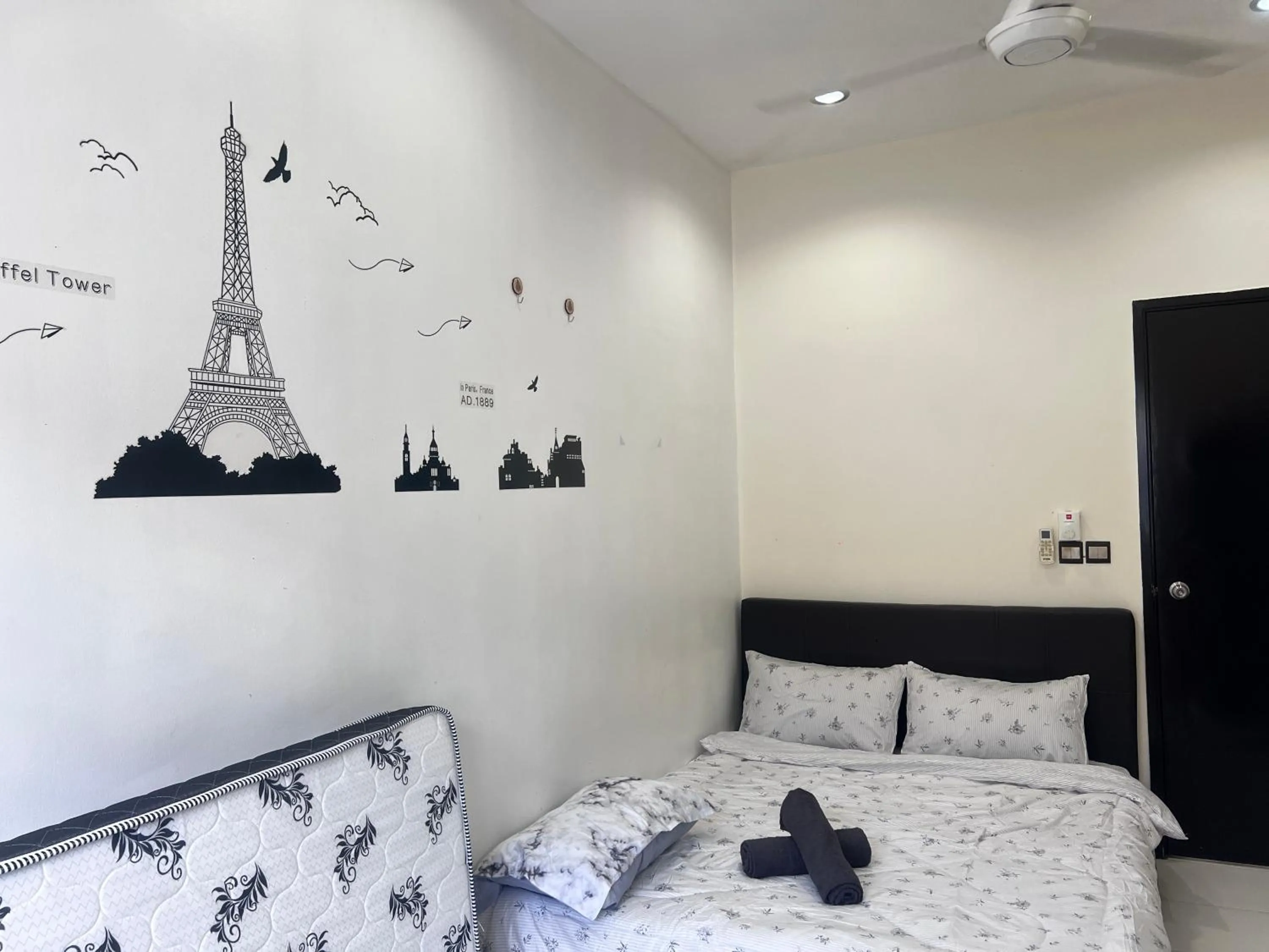 Bed in Lovely Homestay Austin Setia Indah 911