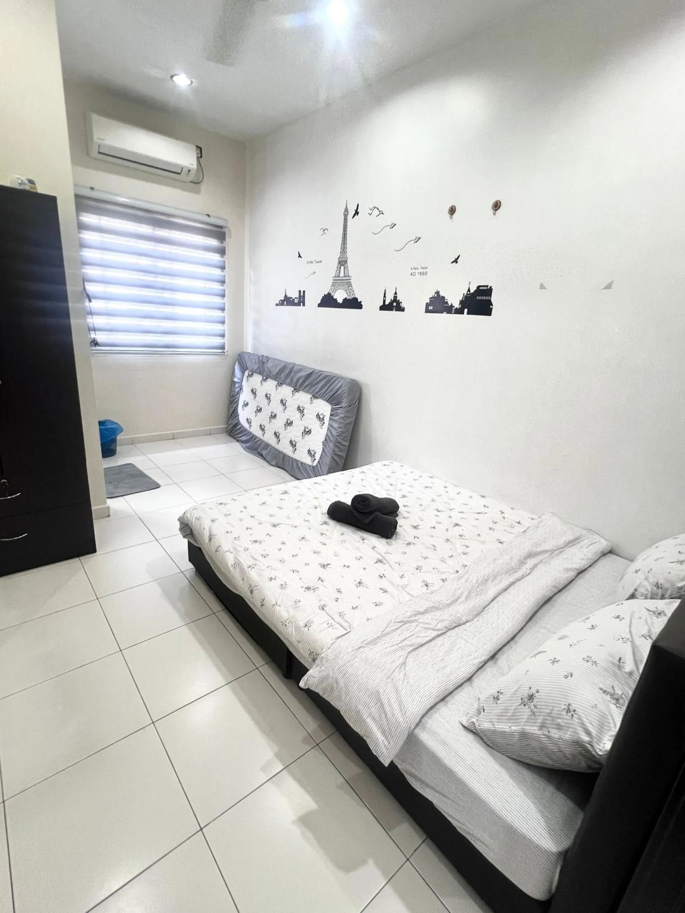Bed in Lovely Homestay Austin Setia Indah 911