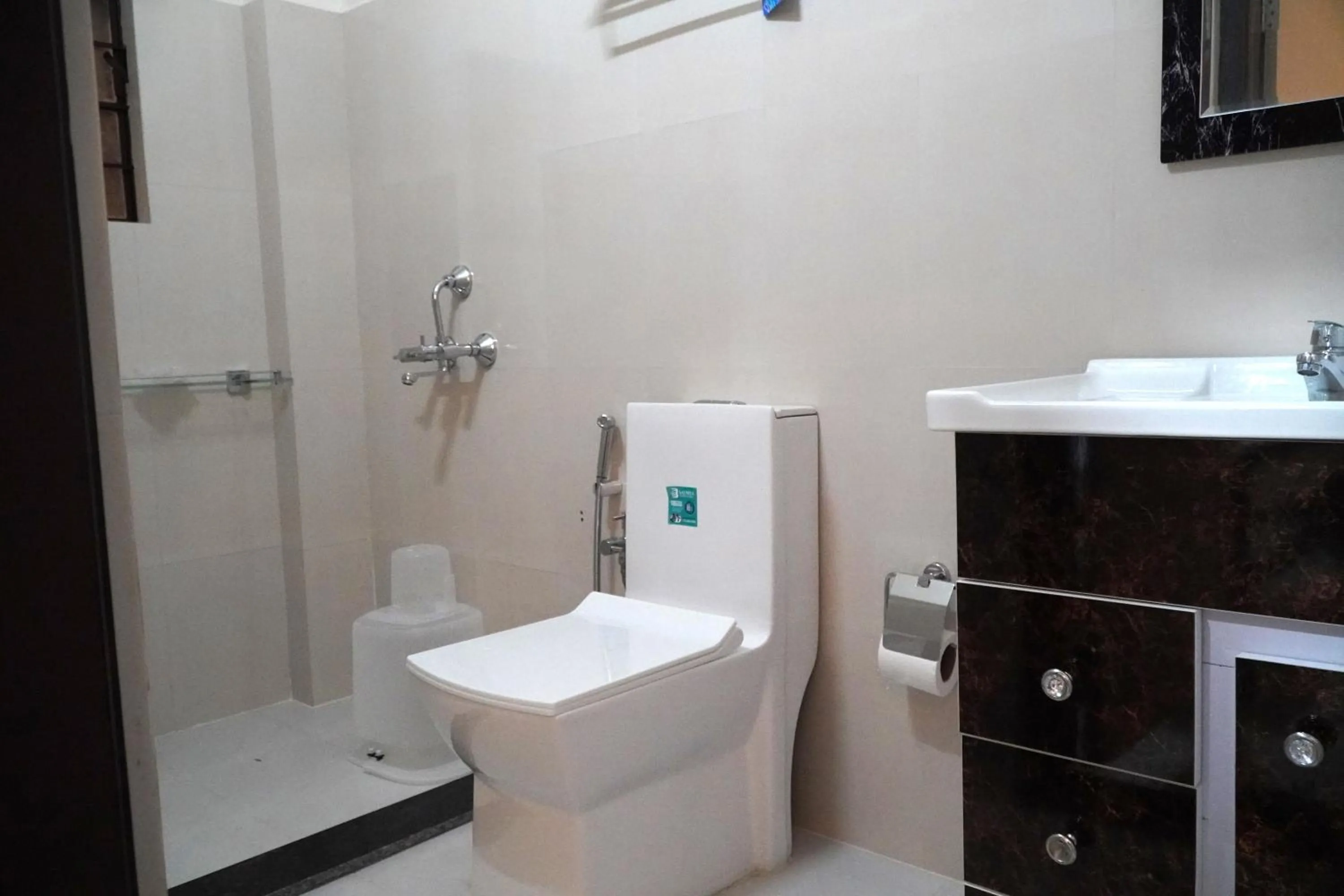Bathroom in ROYALTY GLOBAL HOMESTAY