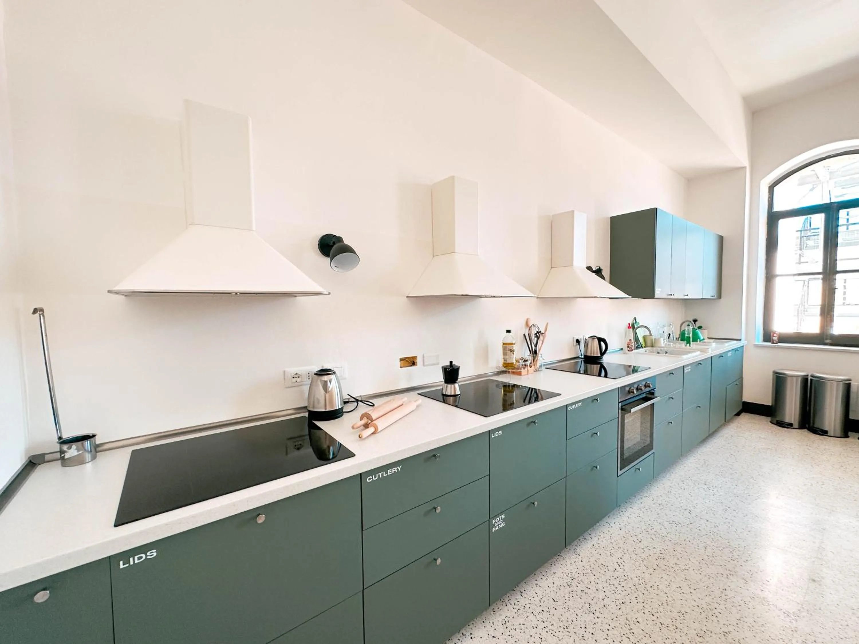 Kitchen or kitchenette in Ostello Bello Palermo