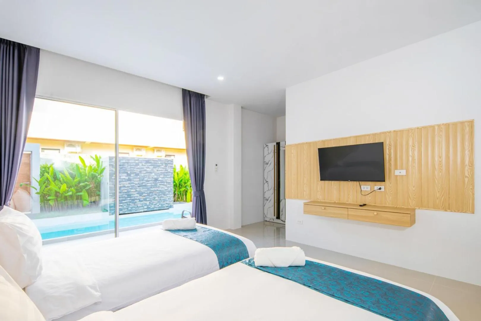Bed in Sasi Pool Villa Phuket