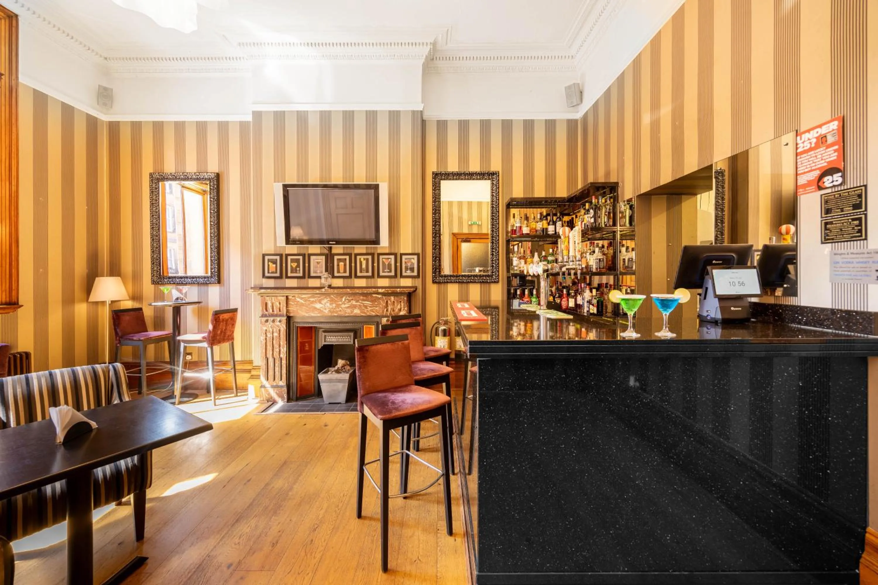 TV and multimedia in Cathedral Quarter Hotel - Derby