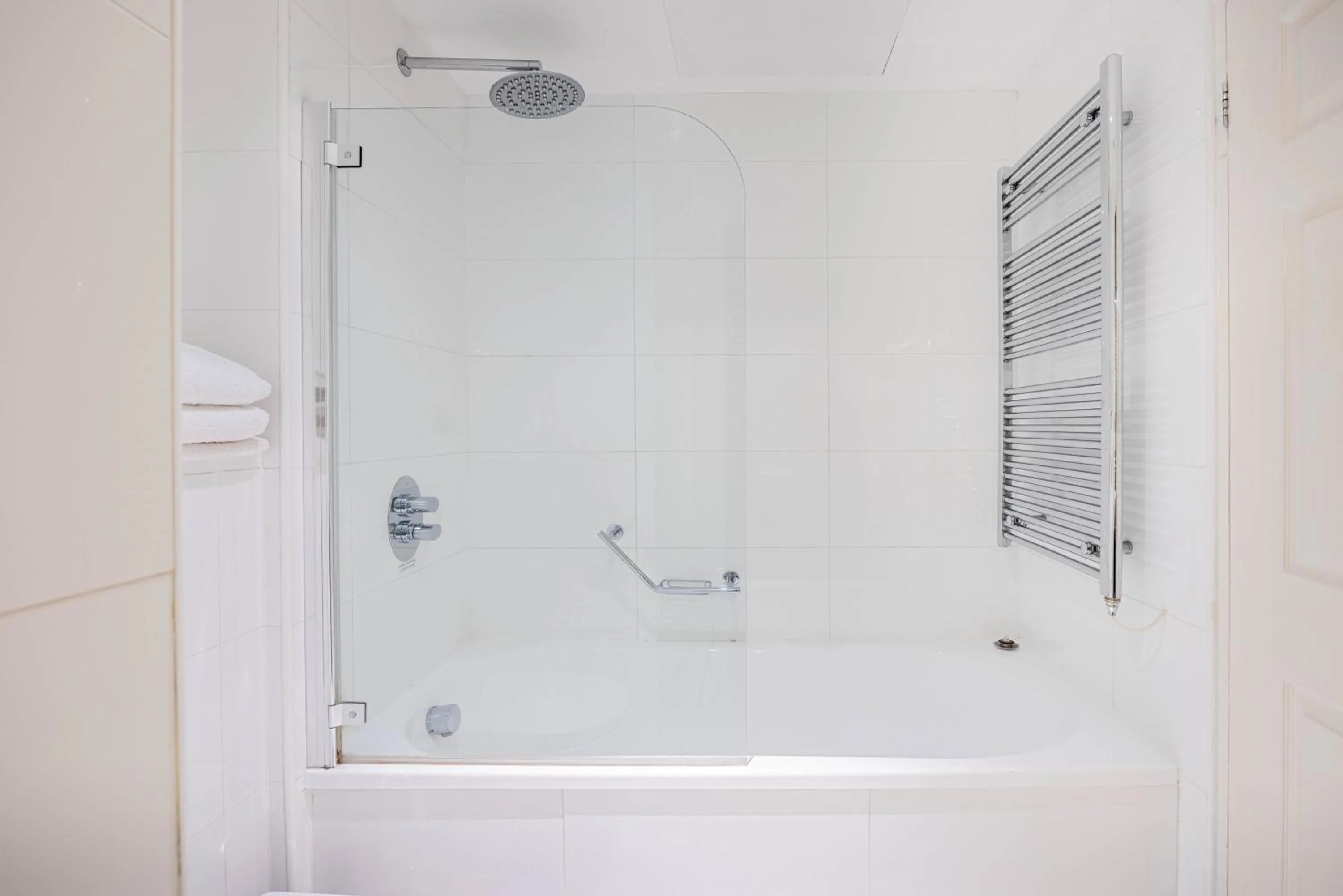 Shower in Cathedral Quarter Hotel - Derby