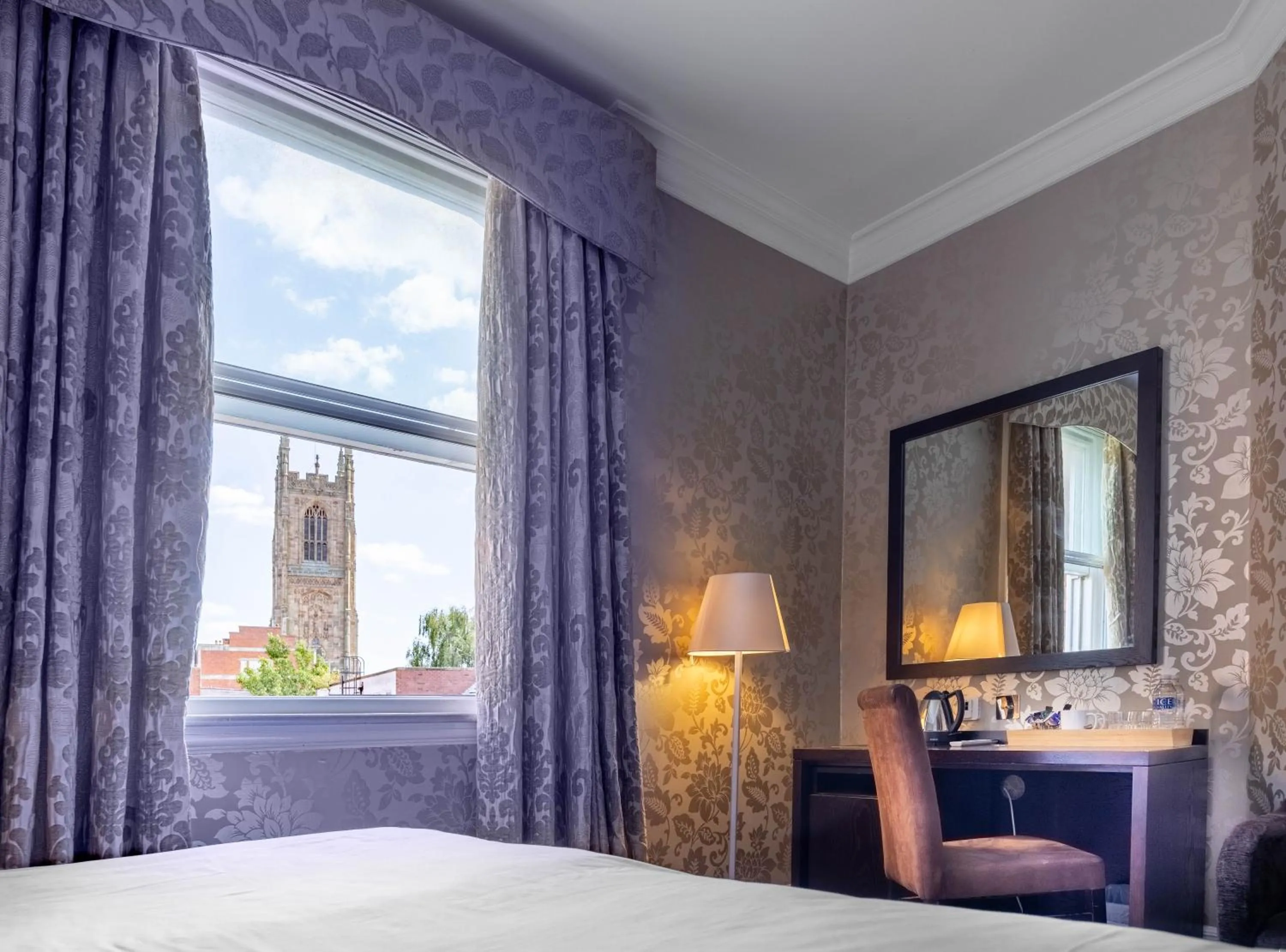 Coffee/tea facilities, Bed in Cathedral Quarter Hotel - Derby