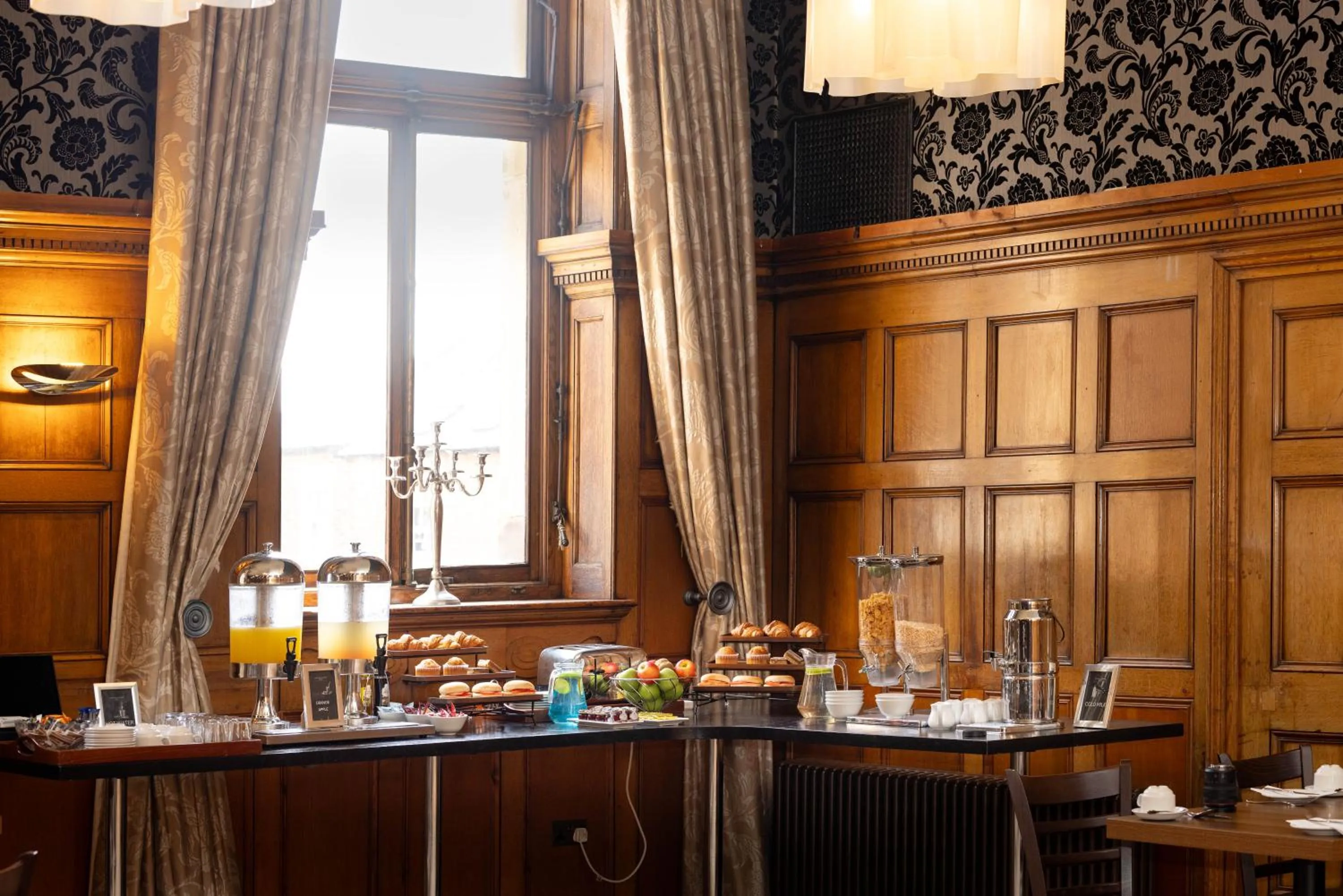 Food and drinks in Cathedral Quarter Hotel - Derby