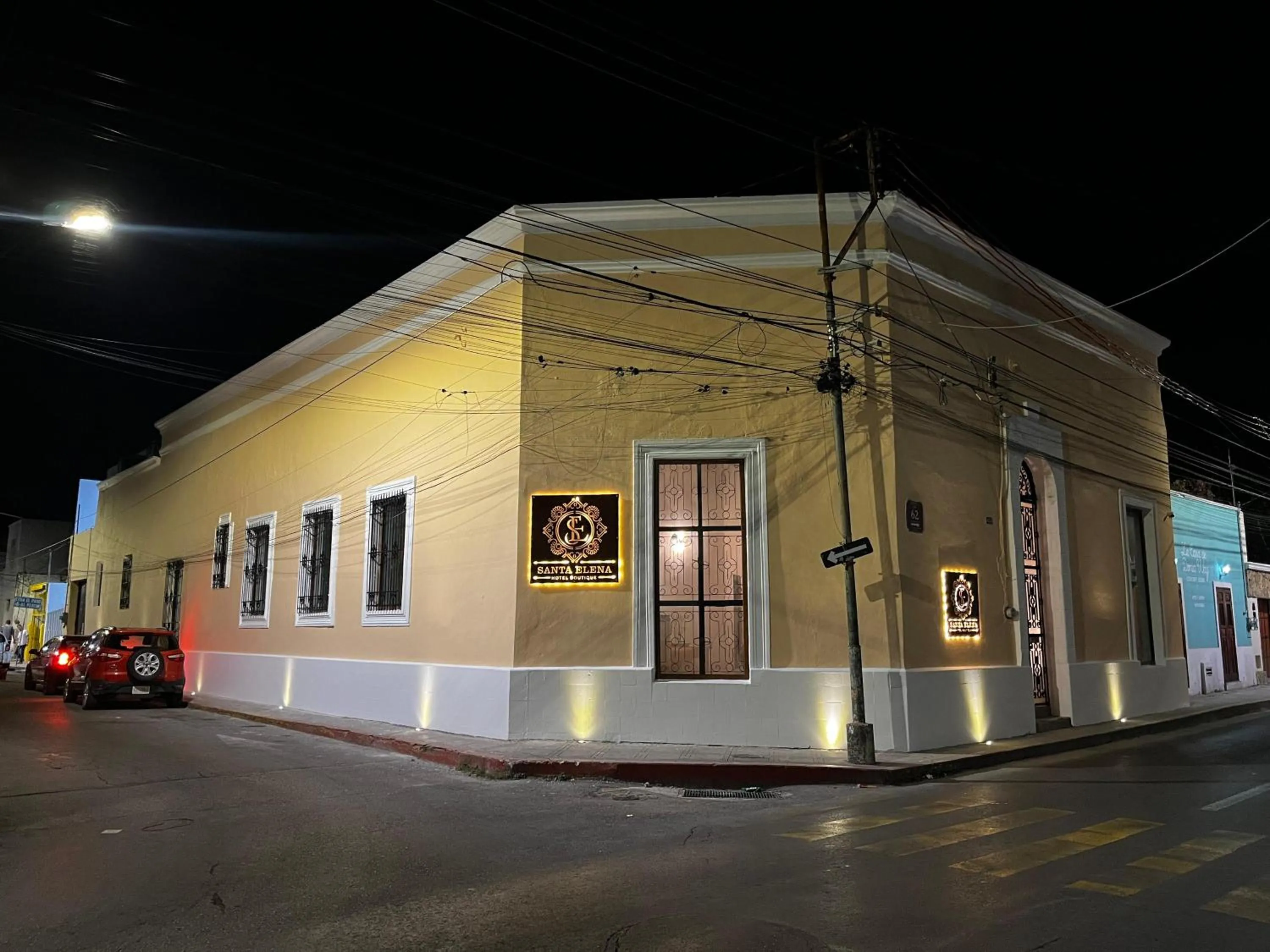 Property building in Hotel Boutique Santa Elena