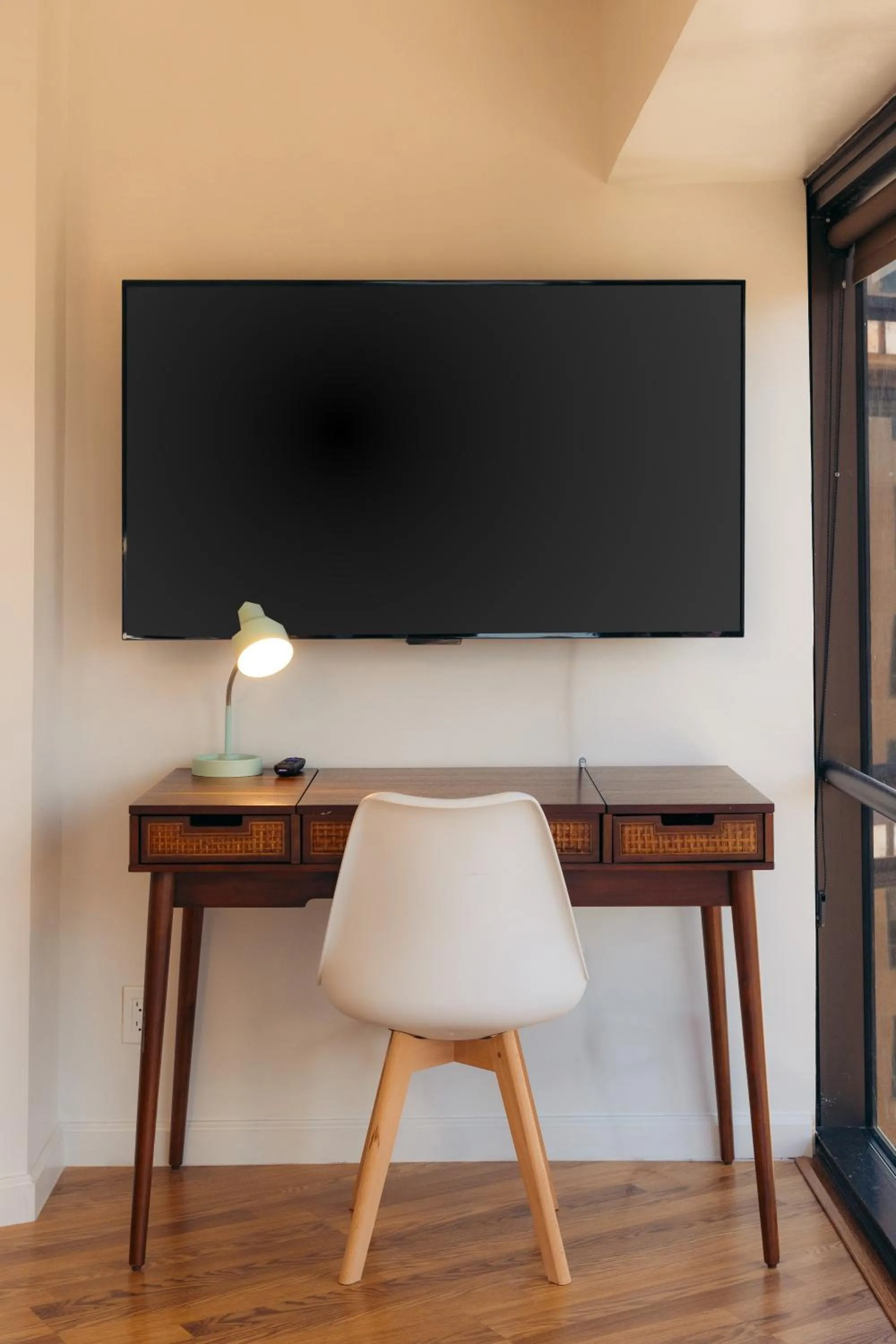 TV and multimedia in Bishop Suites at Executive Centre