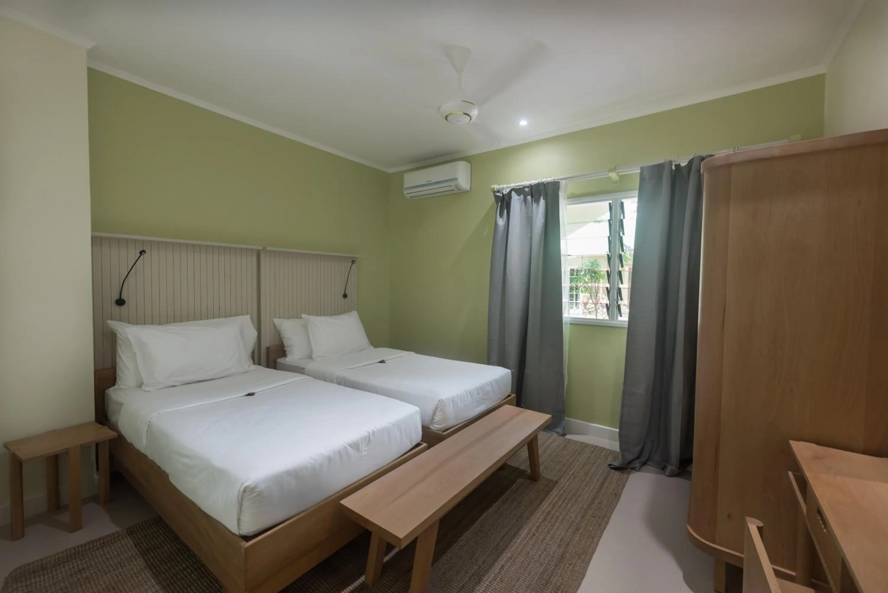 Bedroom, Bed in Residence Praslinoise